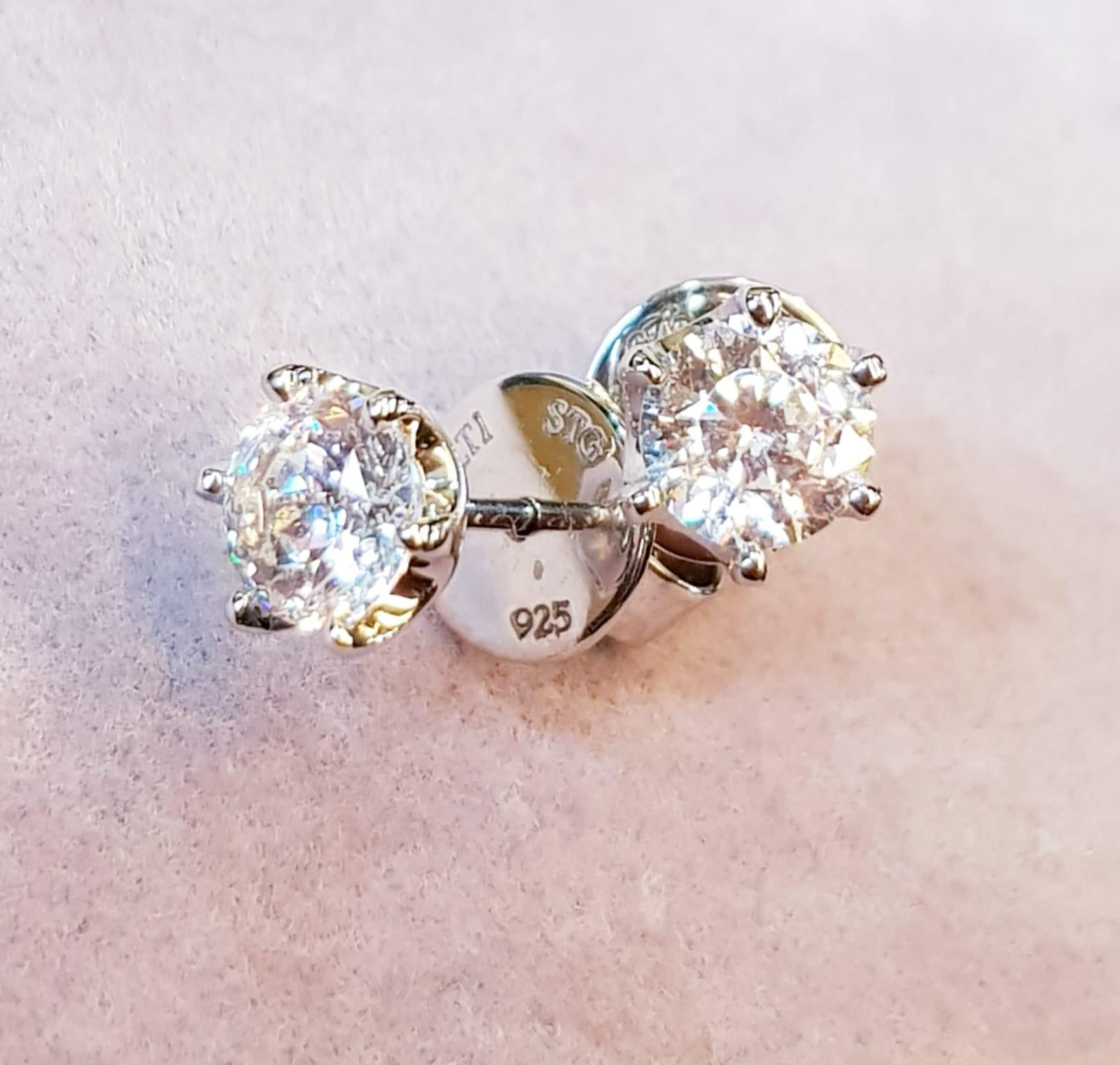 Classic Solitaire Men & Women Jewelry