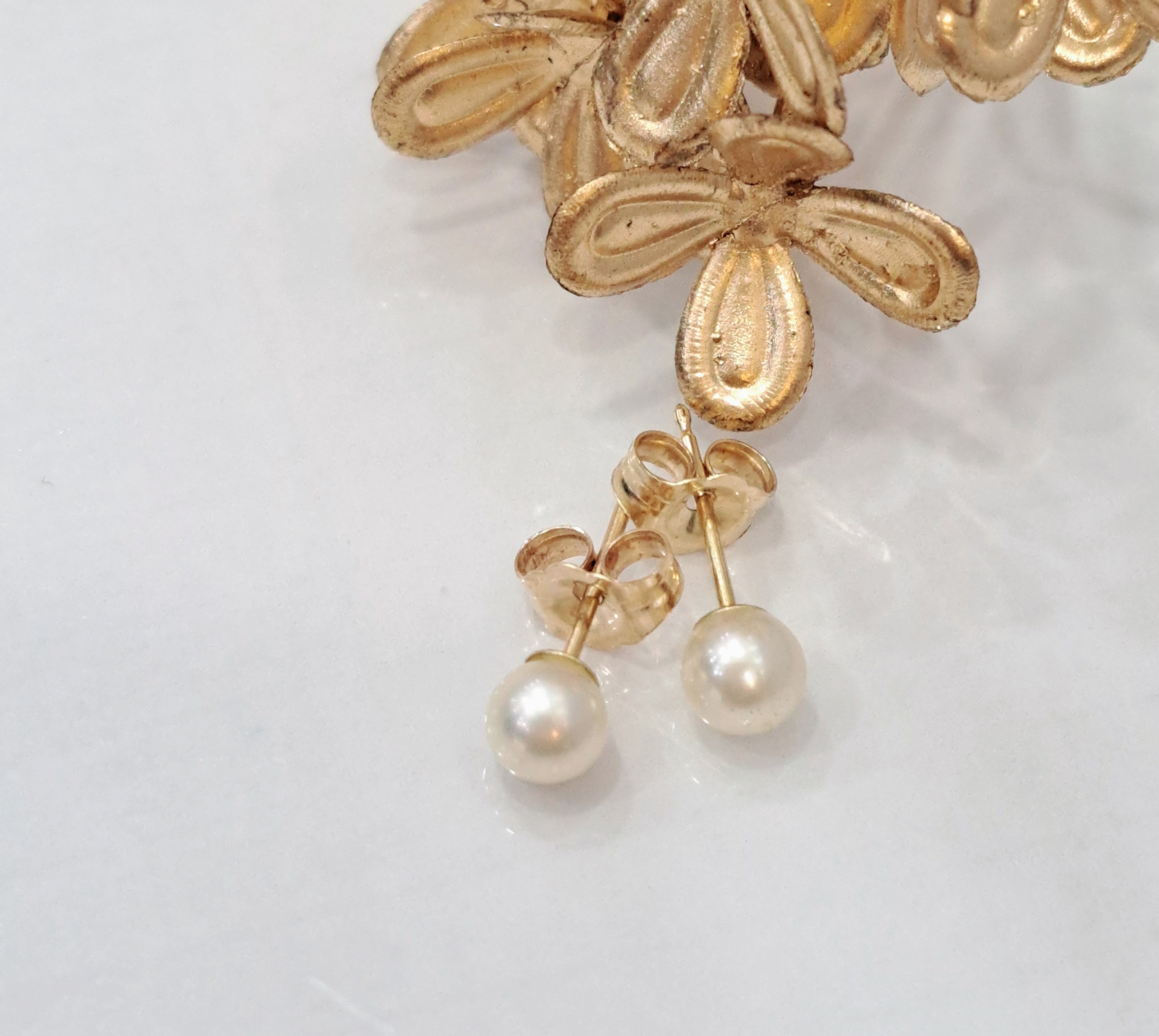 Dainty Pearl Earrings