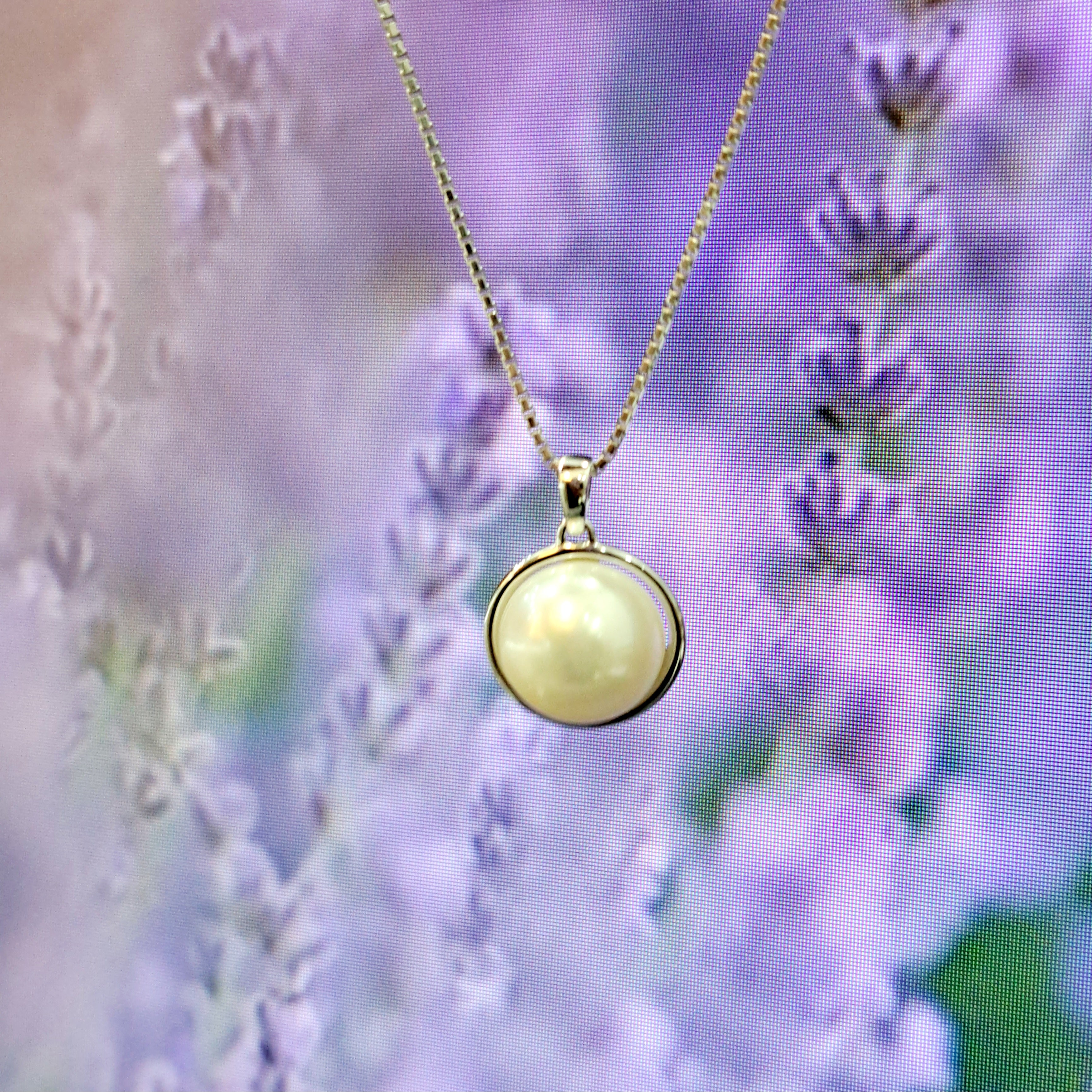 Her Bezel Pearl Pendant