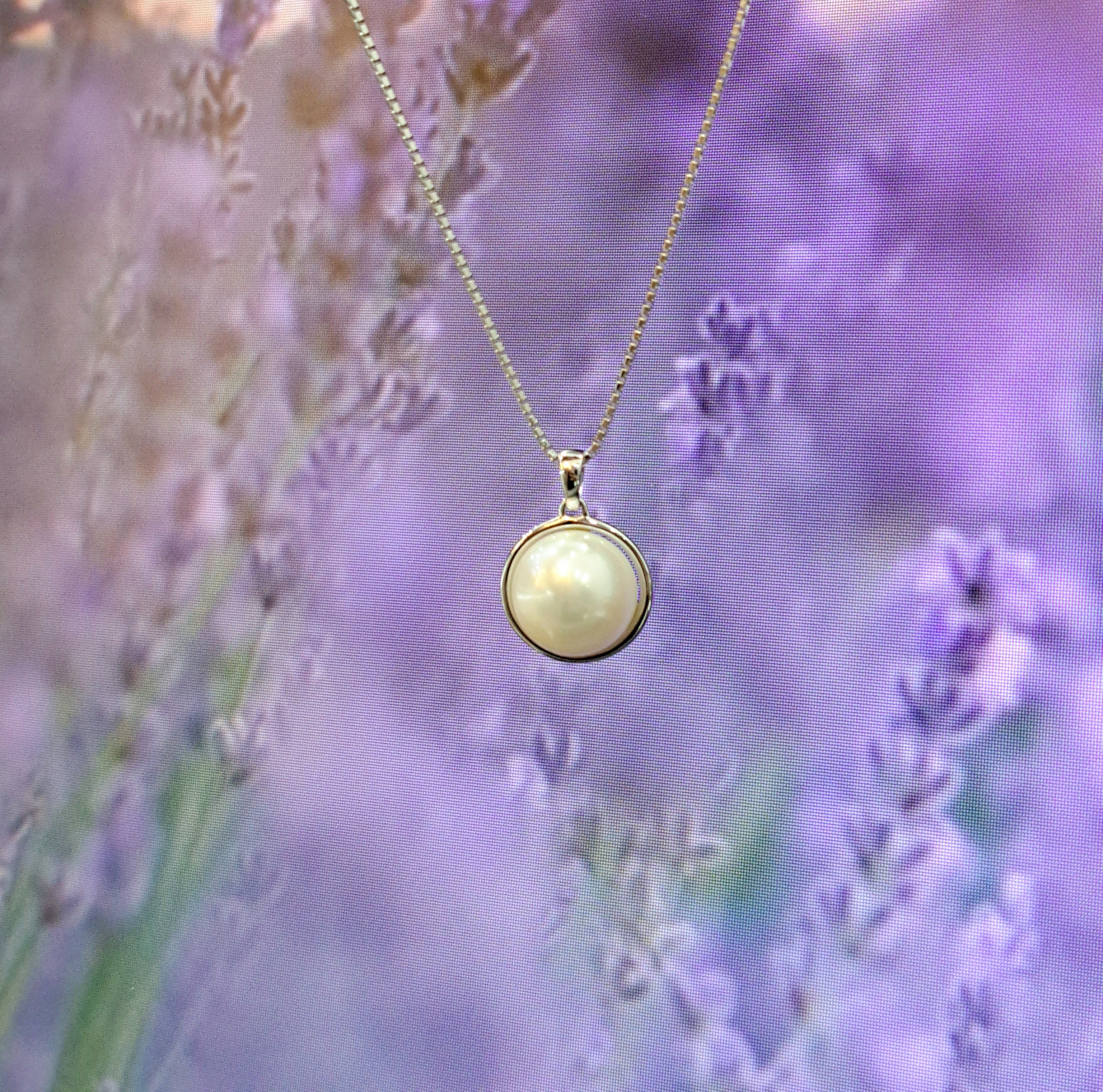 Her Bezel Pearl Pendant