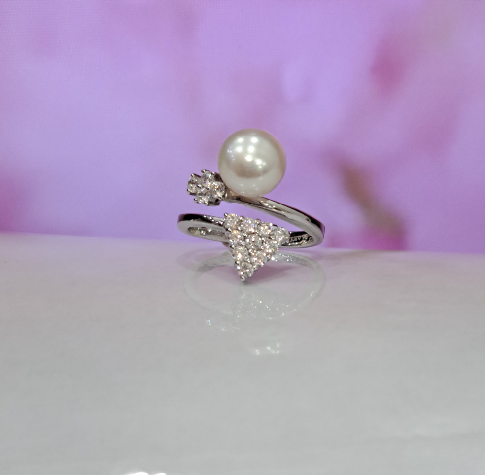 Stylish Scintilli Pearl Ring