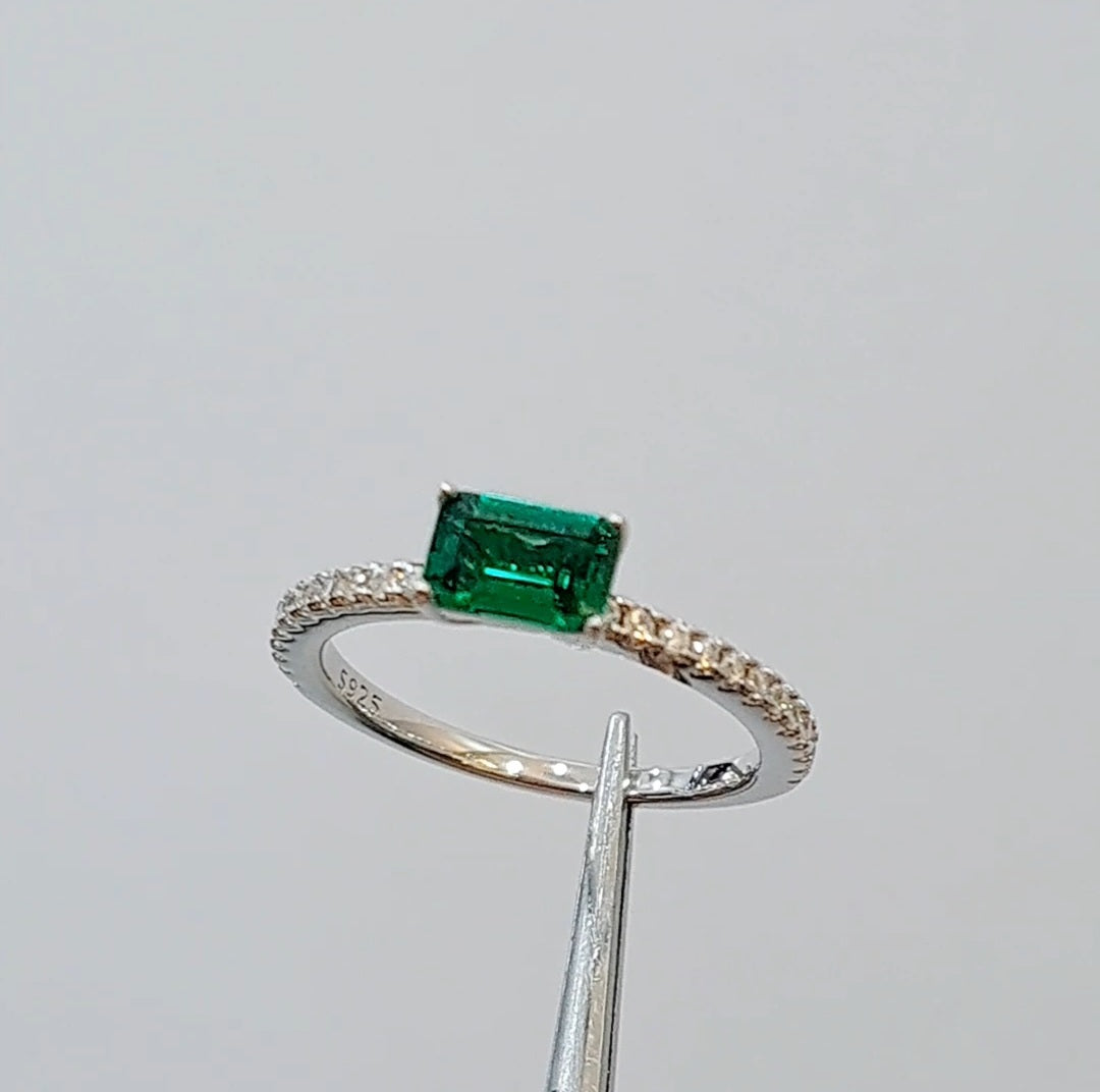 Dainty Simulated Emerald Ring