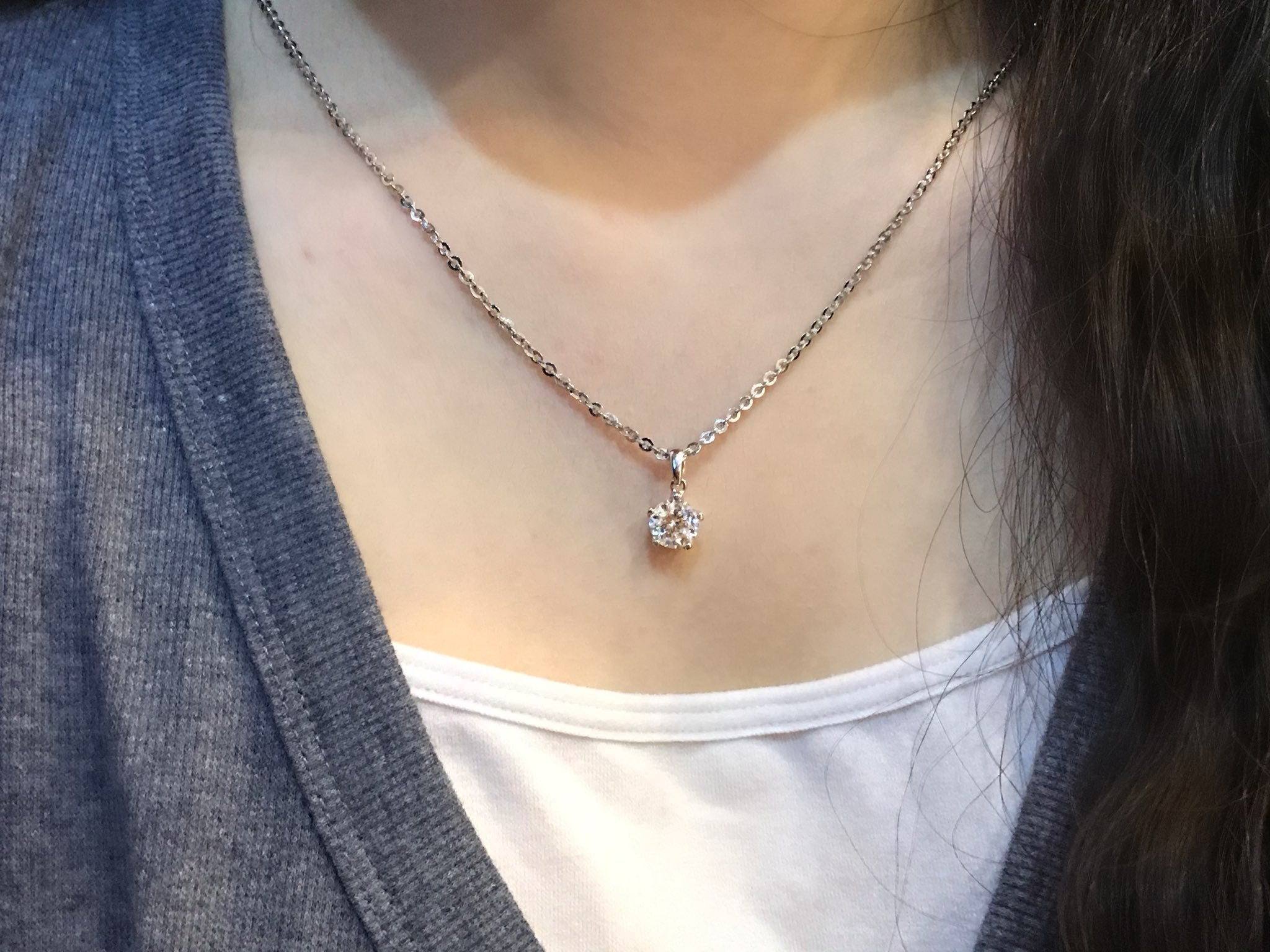 1.00 carats Solitaire Centauri Star Necklace