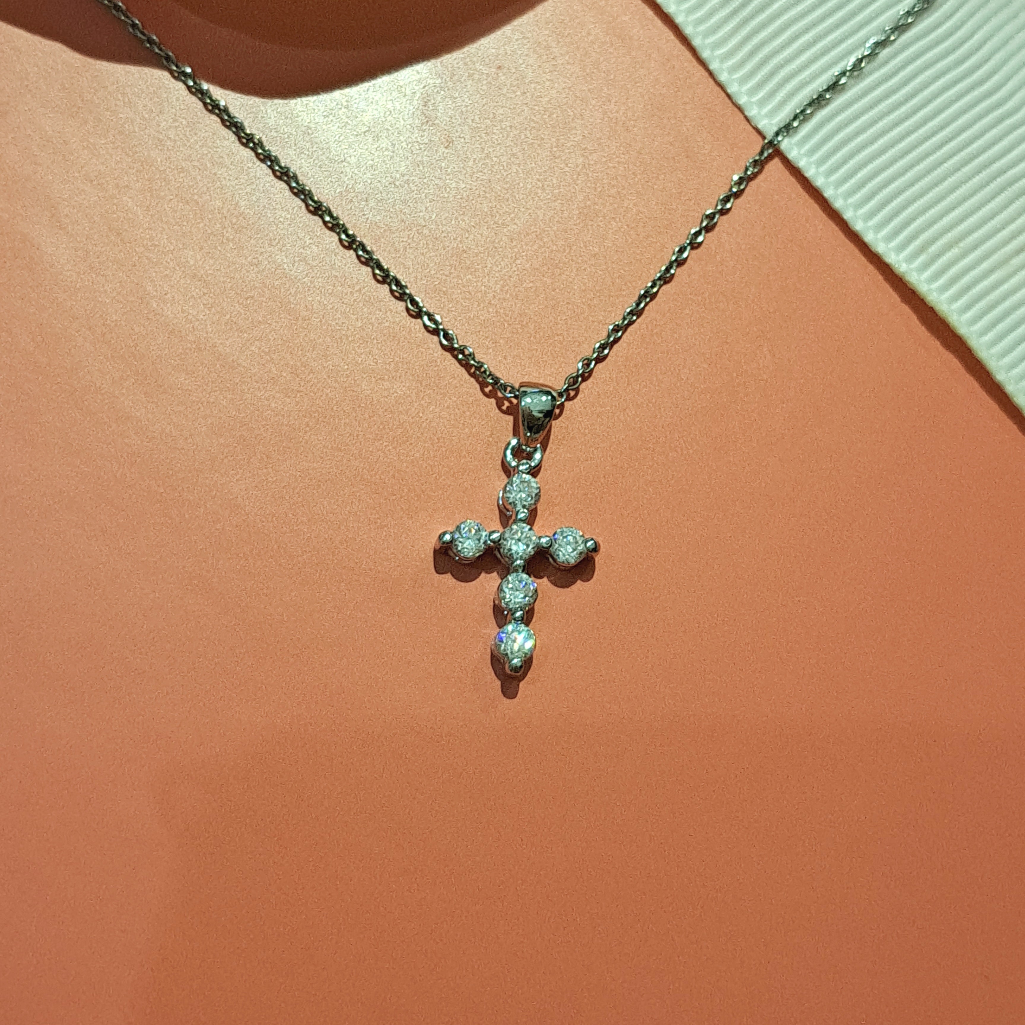 White gold scintilli cross pendant