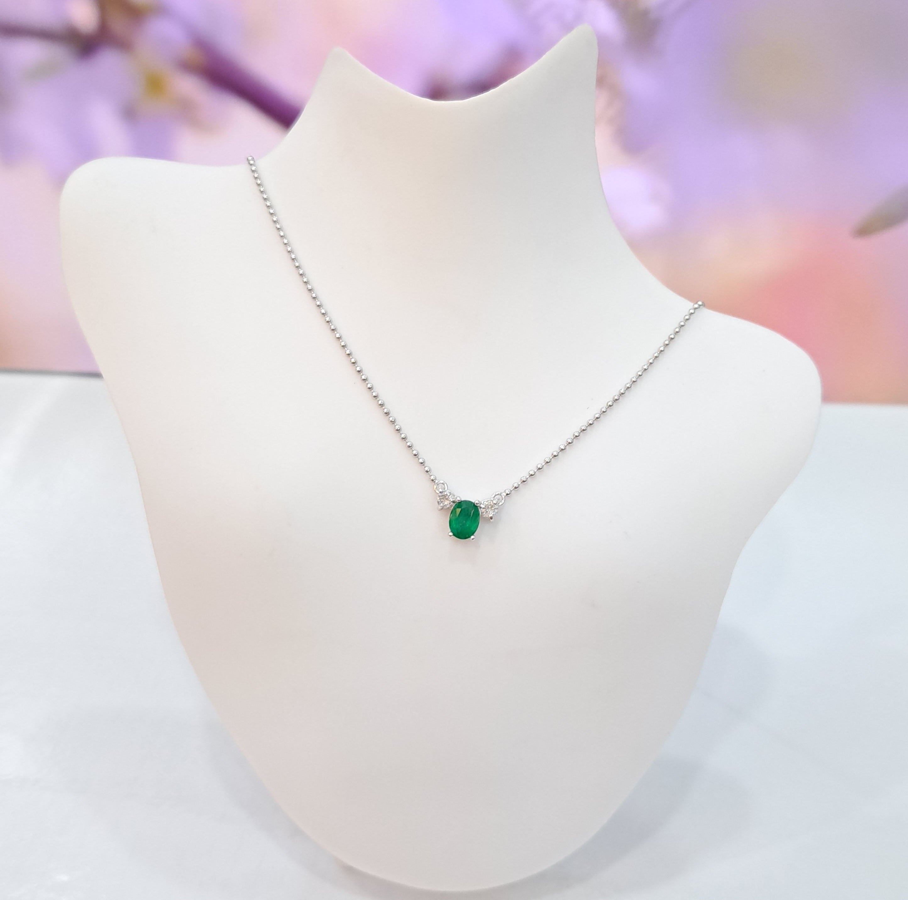 Emerald Platinium Necklace