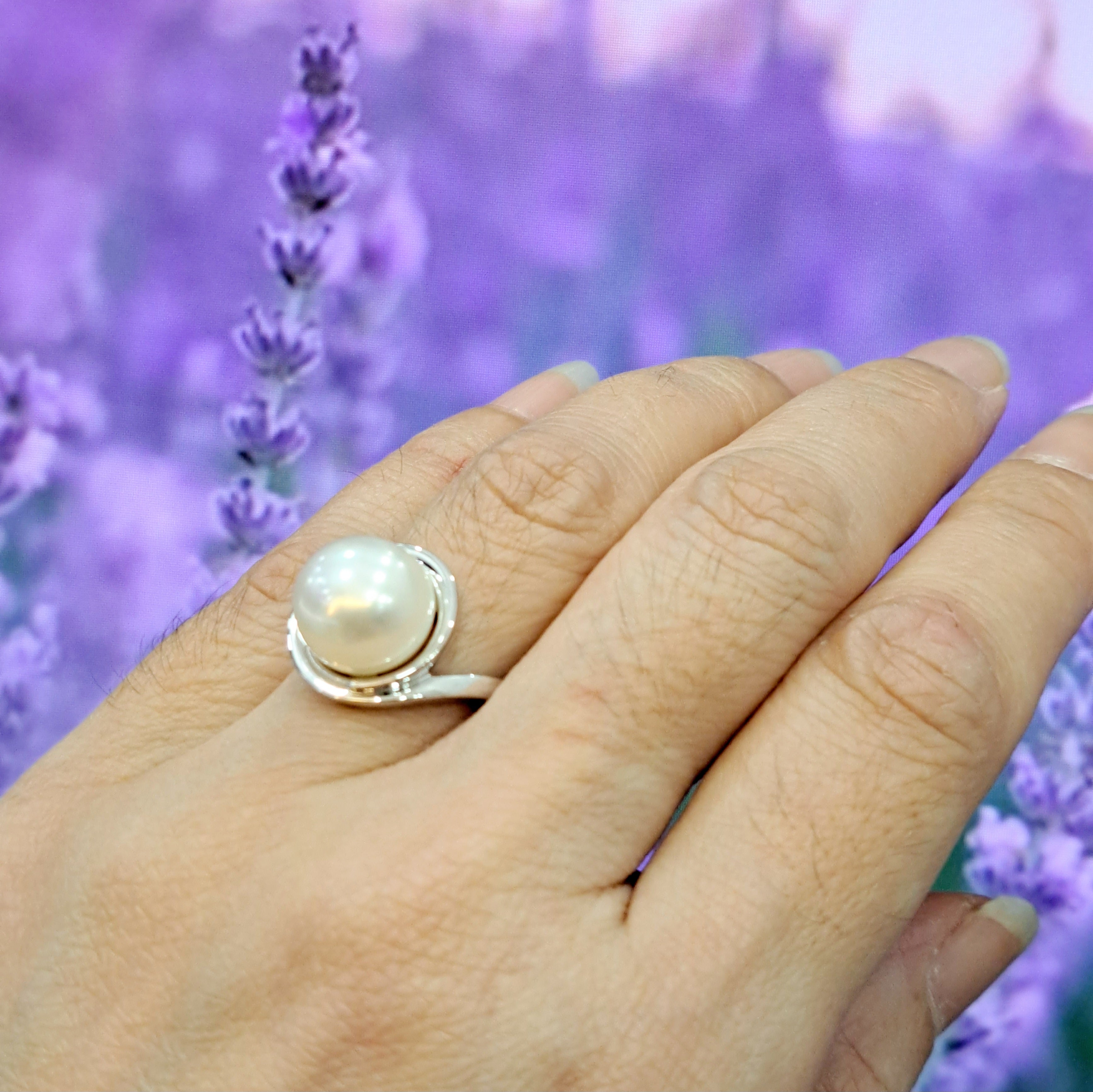 Elegant Bezel Pearl Ring
