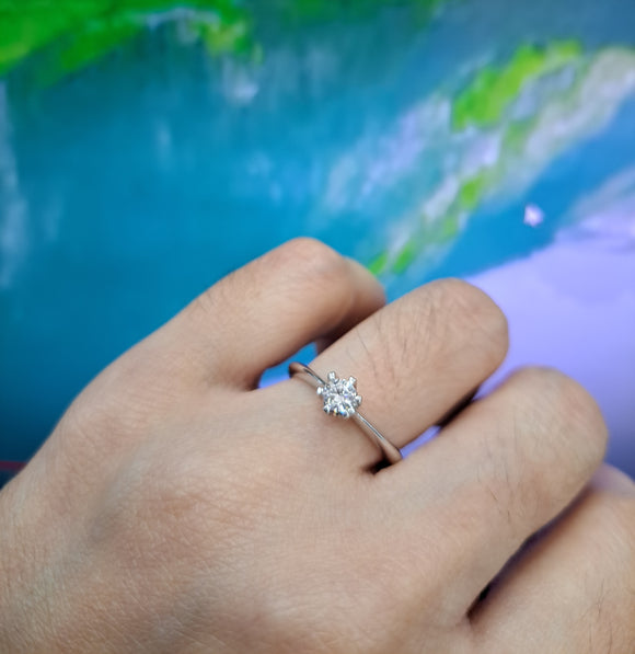 0.25 carats Engagement Ring
