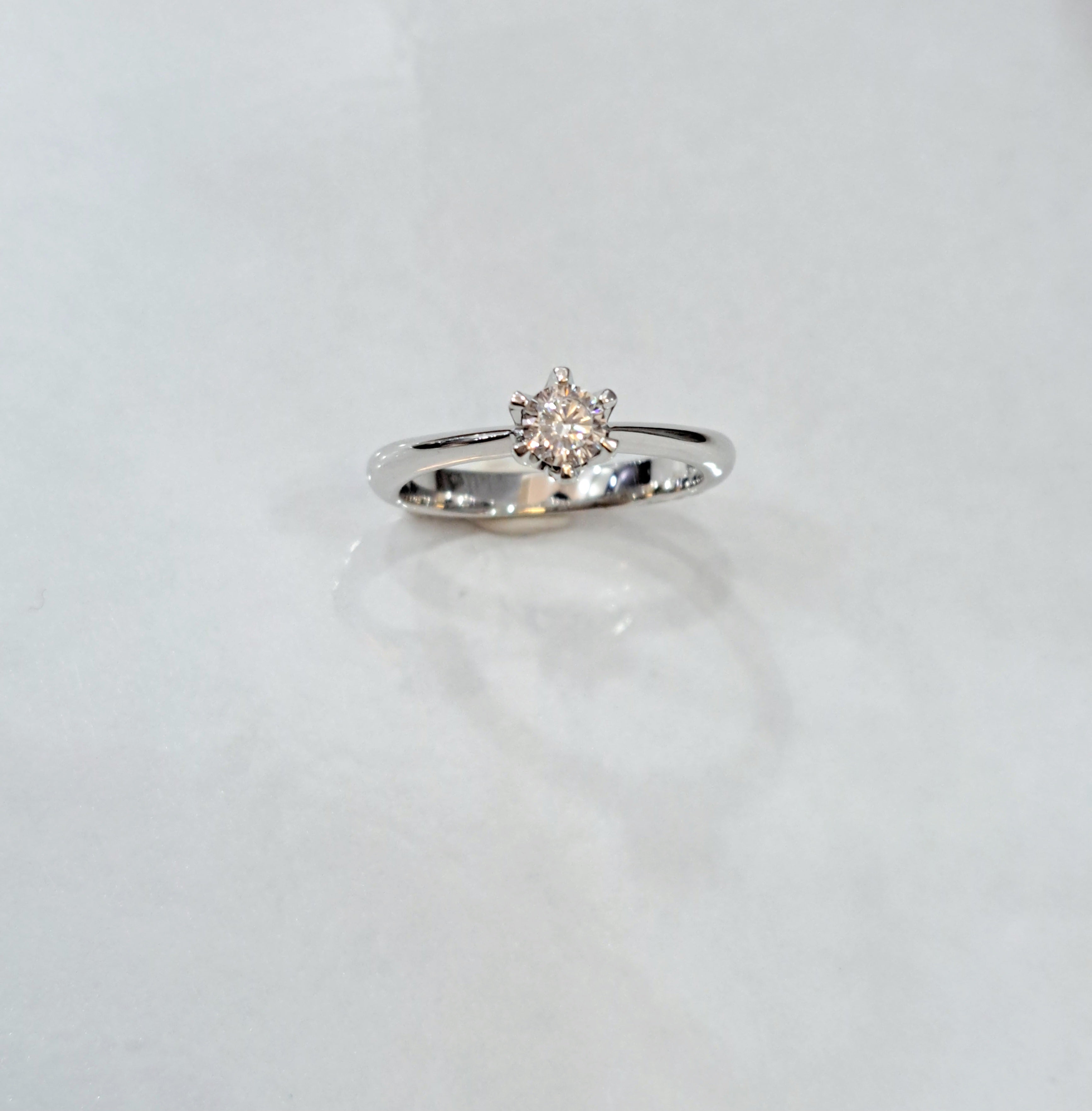 0.25 carats Engagement Ring