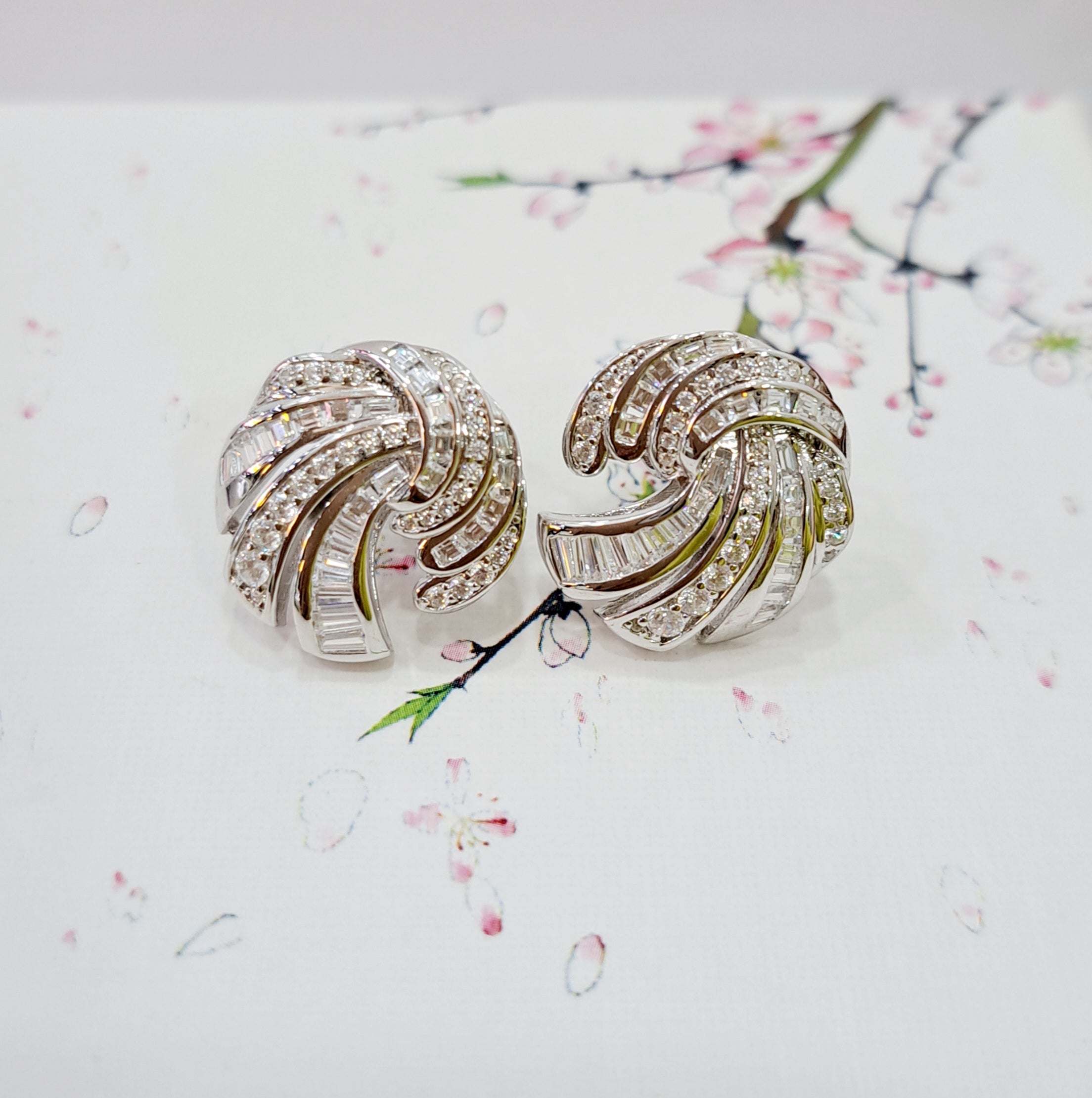 Elegant Shank Scintilli Earrings