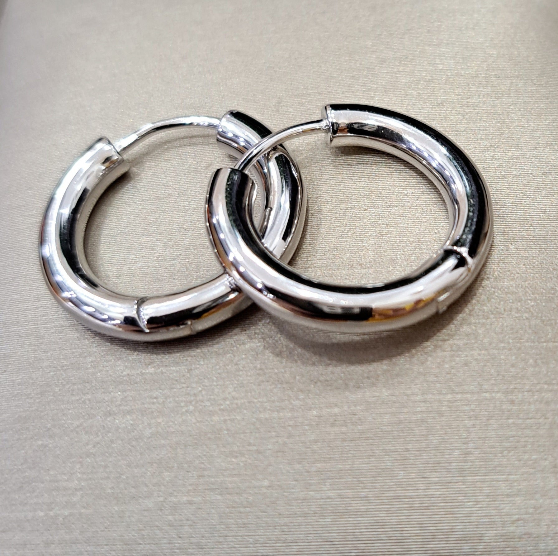 Classic Plain loop Earrings