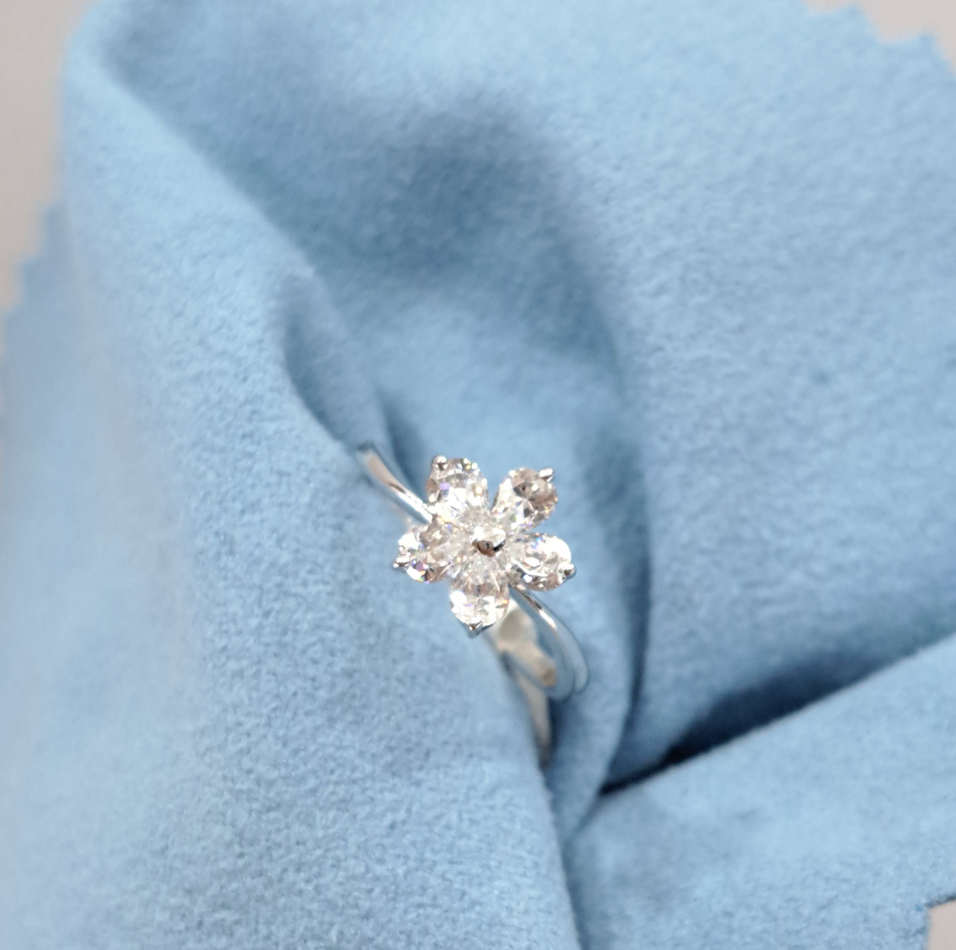 White gold Floral Diamond Simulants Ring