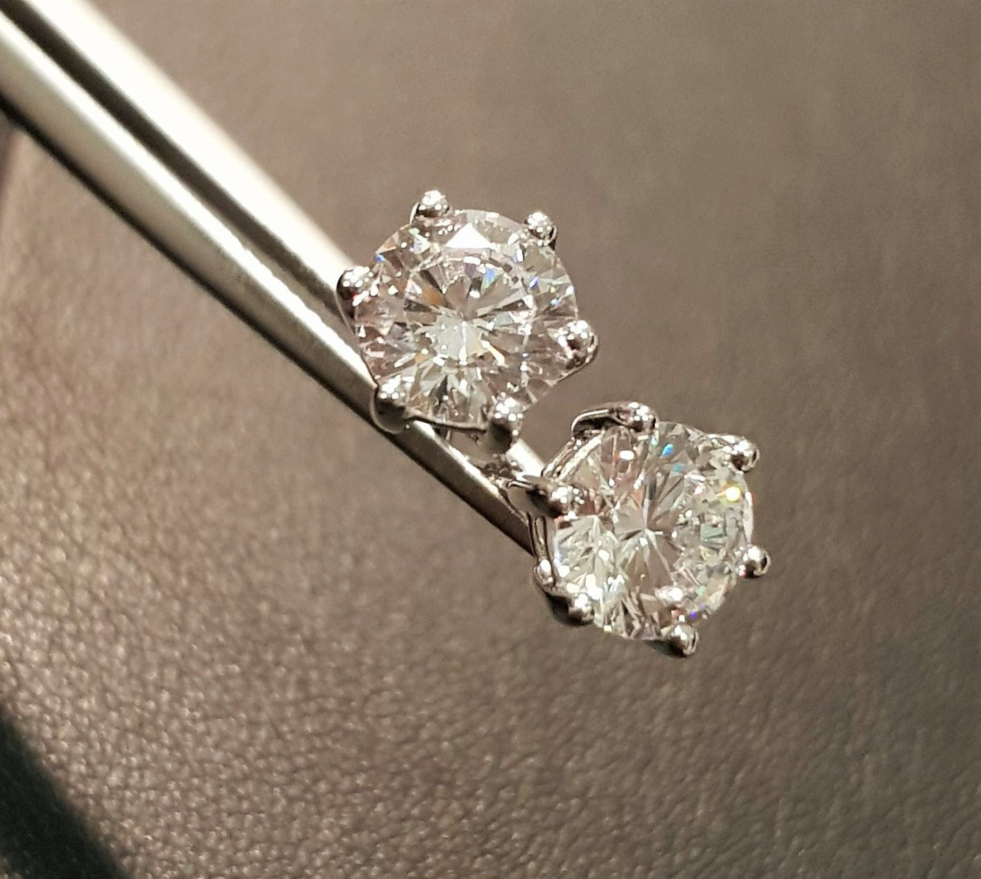 Stunning Solitaire Earring