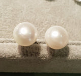 Classy Elegant Pearl Earring