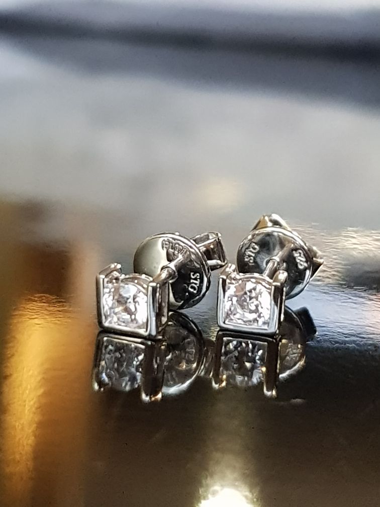 Everyday Style Diamond Simulants Earrings