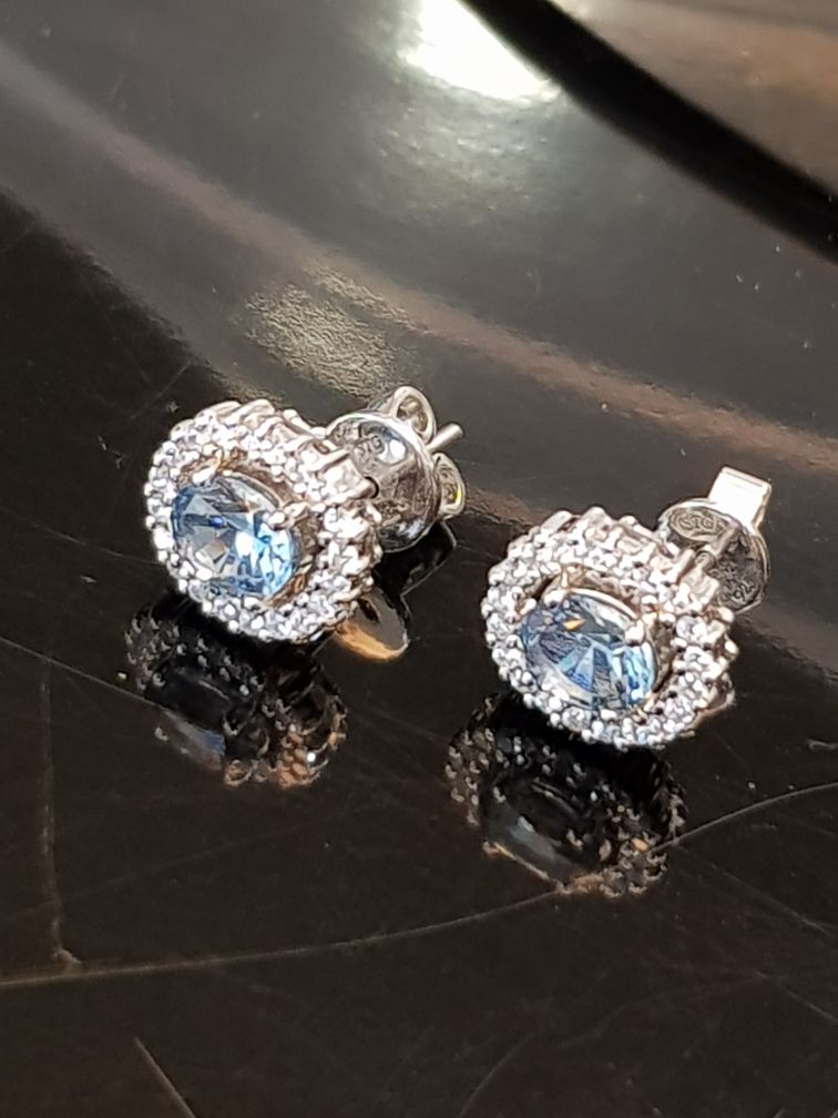 Halo Aquamarine Oval Earring