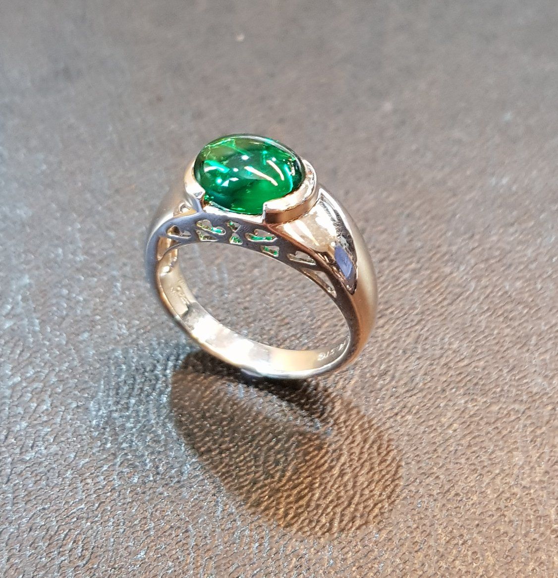 Cabochon Emerald Ring