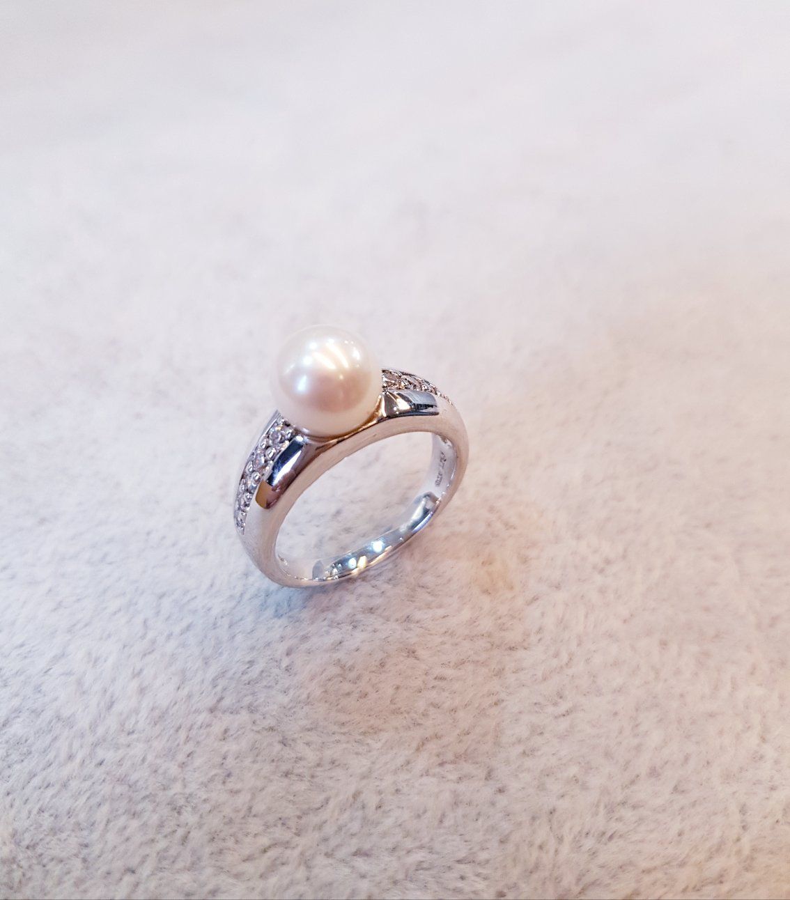 Classic Pearl Ring