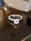 Solitaire 4 claws Ring