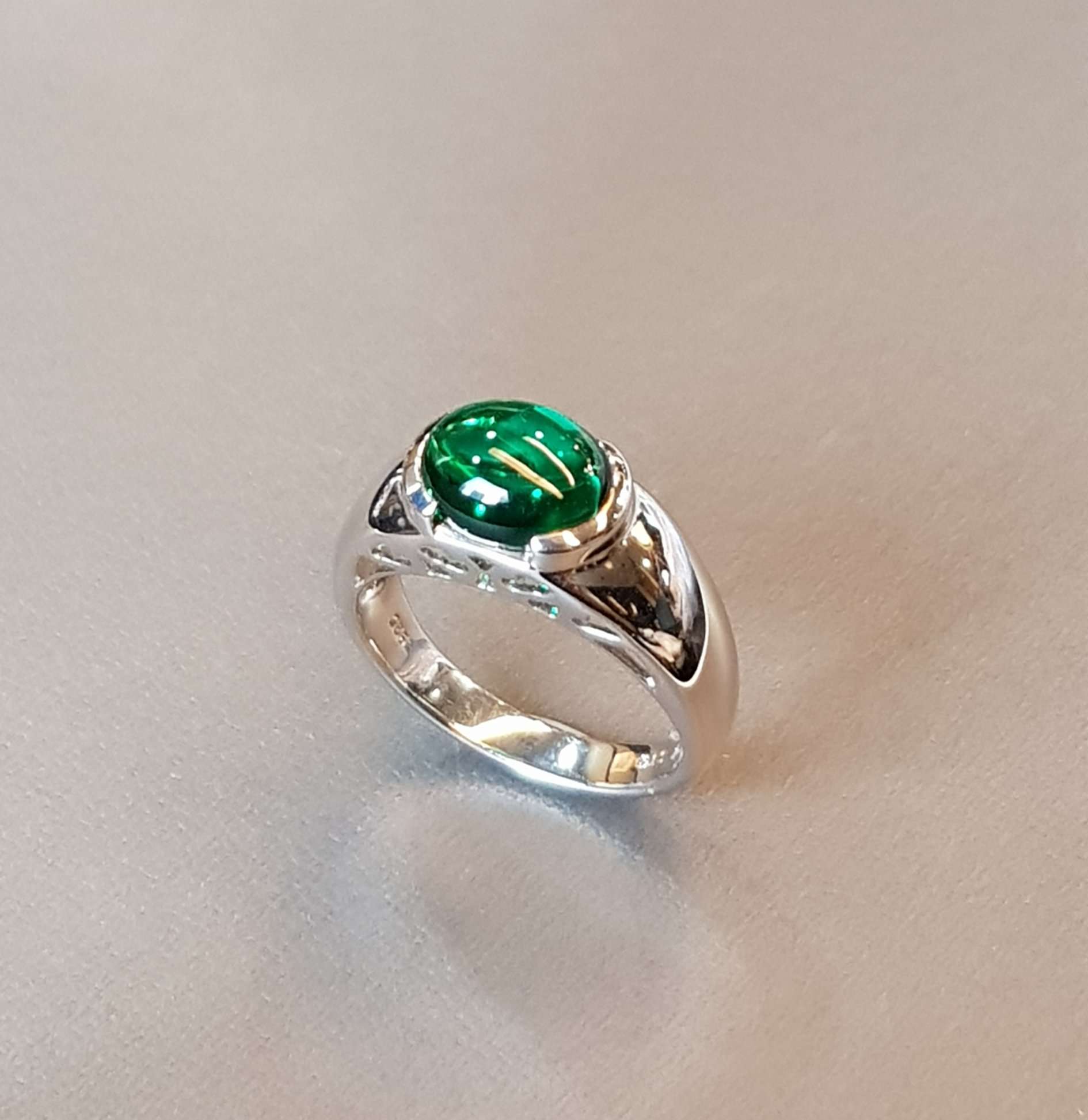 Cabochon Emerald Ring