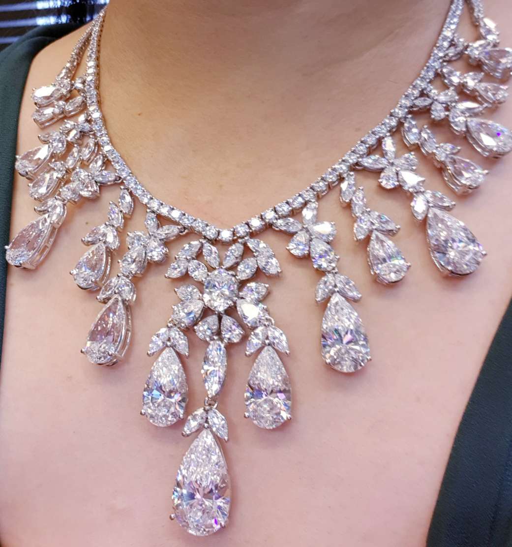 Elegant Diamond Simulants Necklace