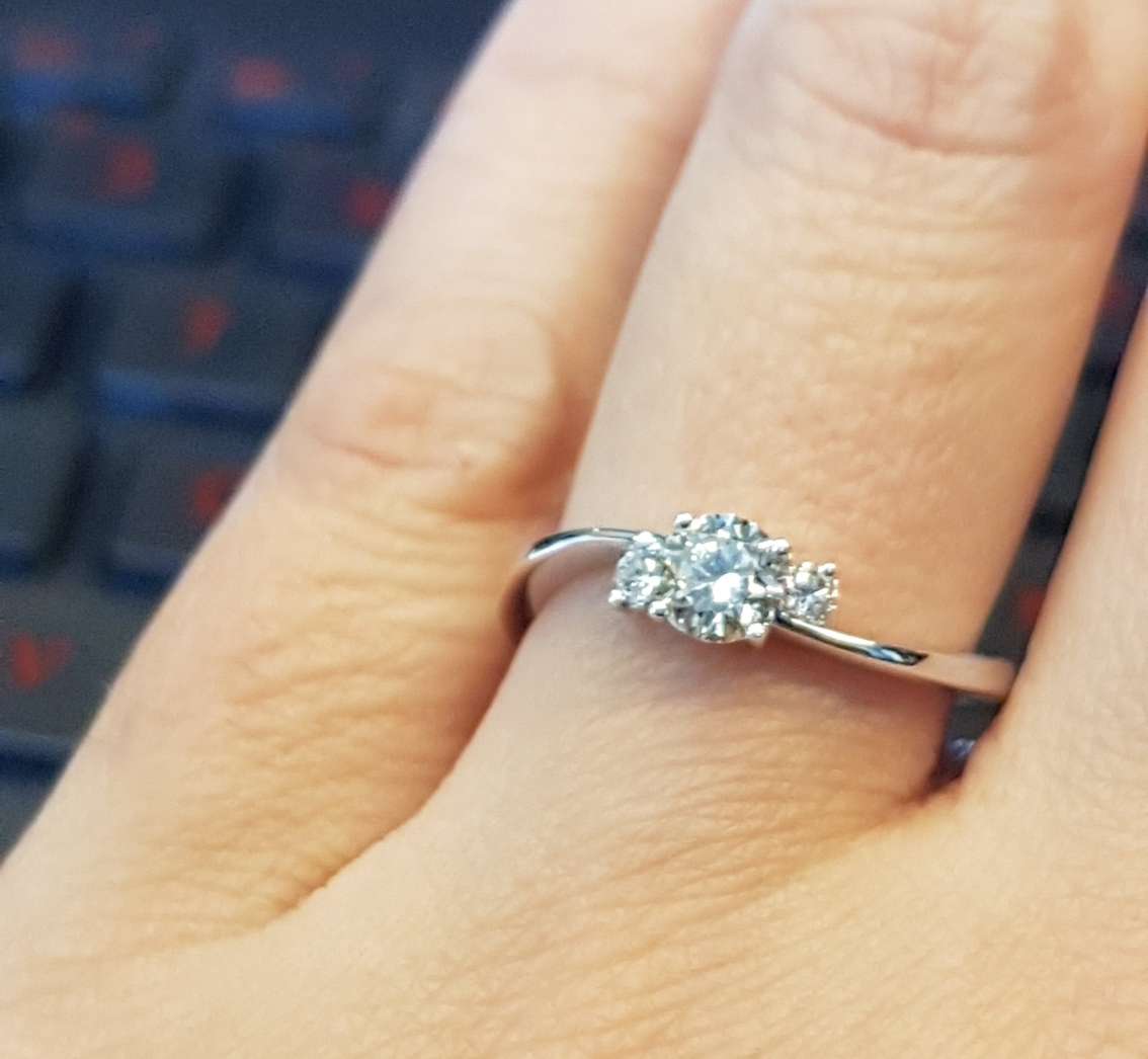 18k White Gold Romance Diamond Engagement Ring