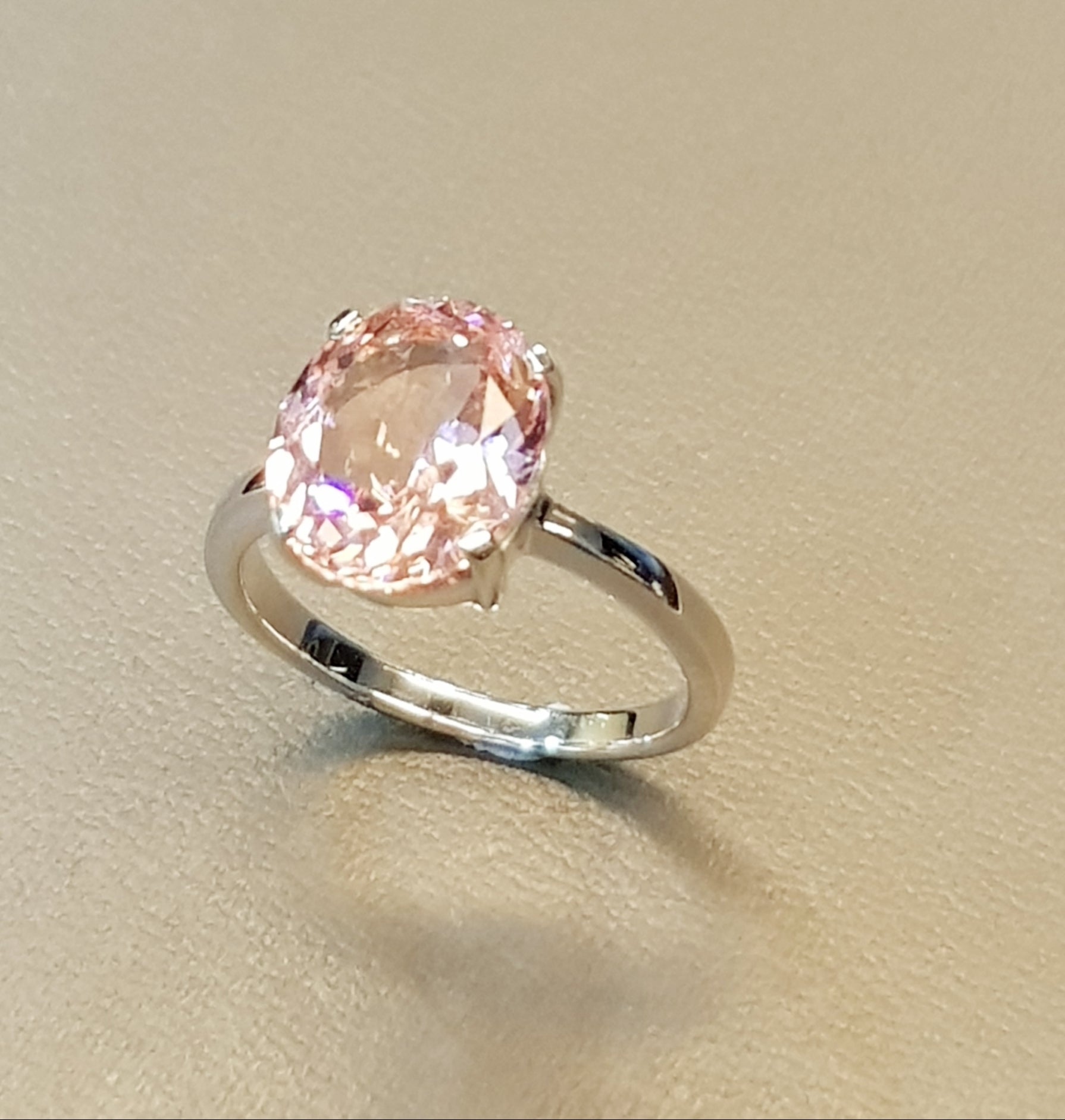 Classic Oval Morganite Simulants Ring