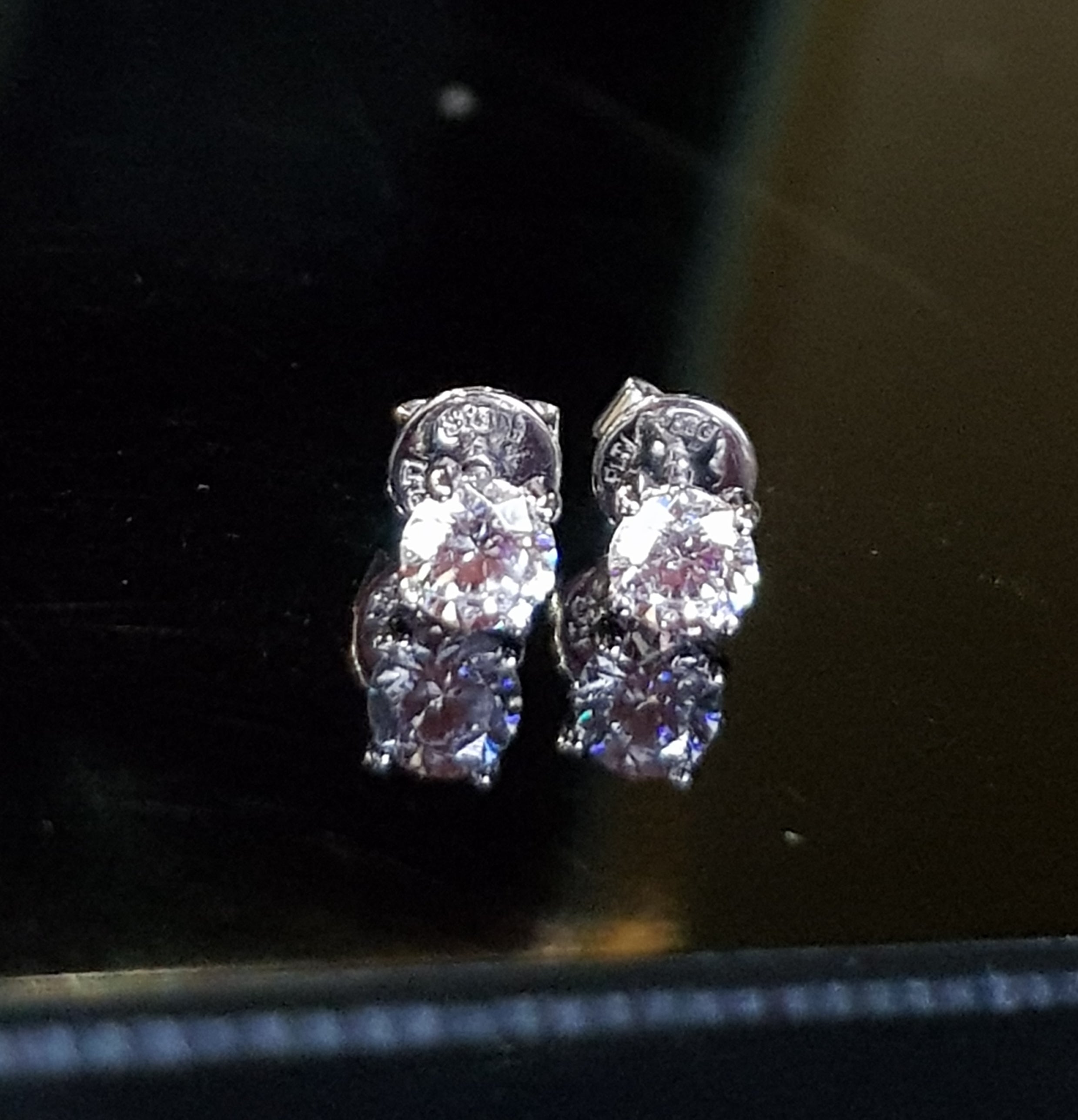 Solitaire 0.35 Carat Earring