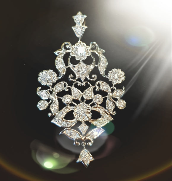 Peranakan Scintilli Pendant