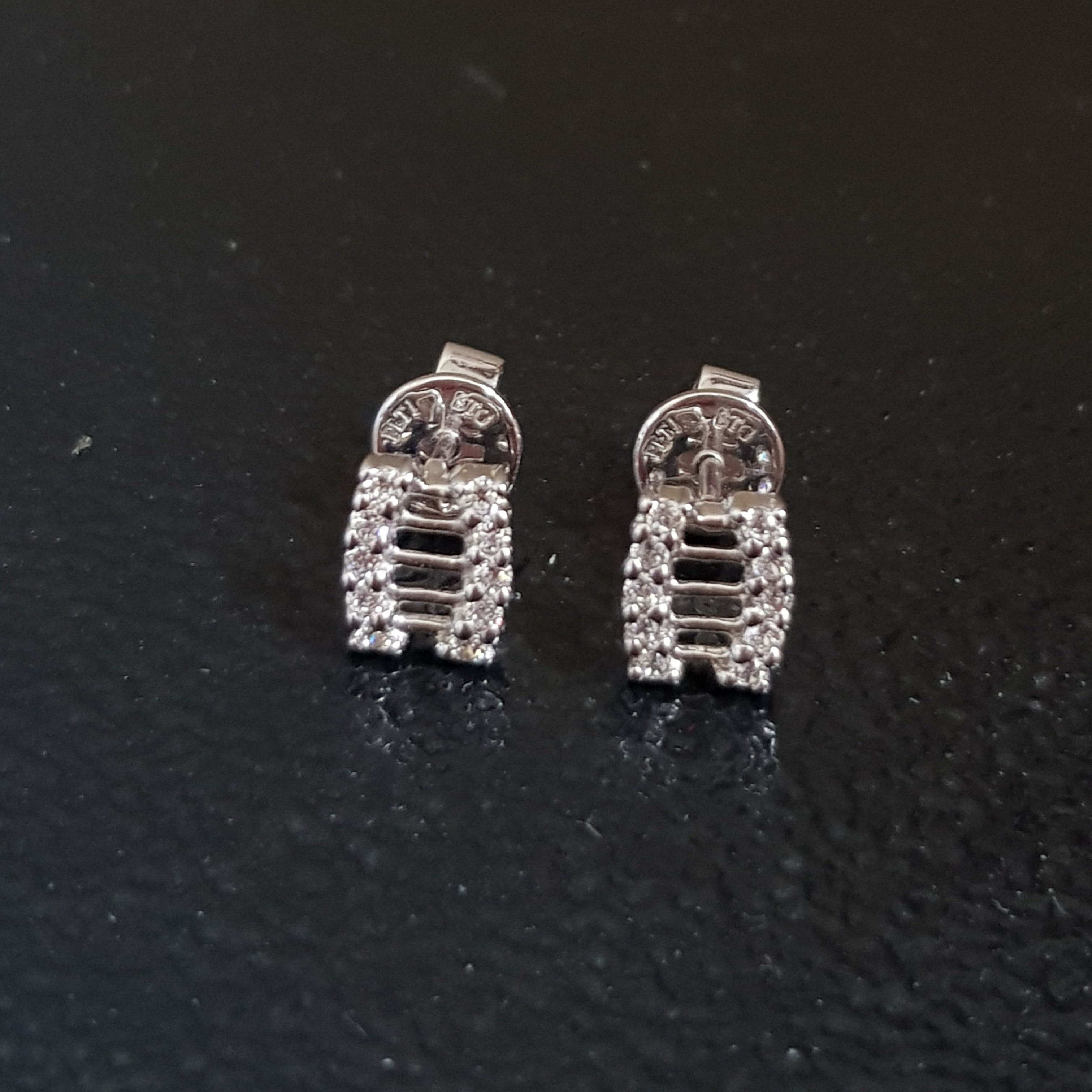 Style Diamond Simulants Earrings