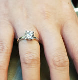 2.00 carats Classic Solitaire Ring