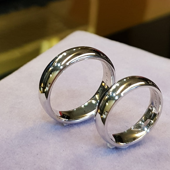 H1 5.60 mm Broad Glossy Wedding Band