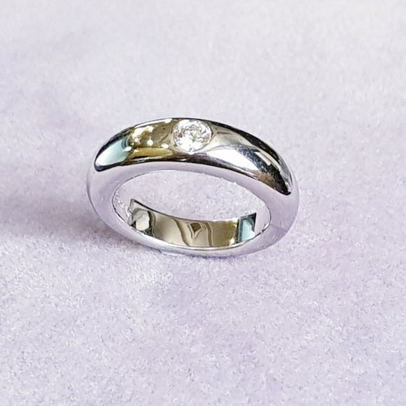 H1 Bezel Classy Diamond Ring
