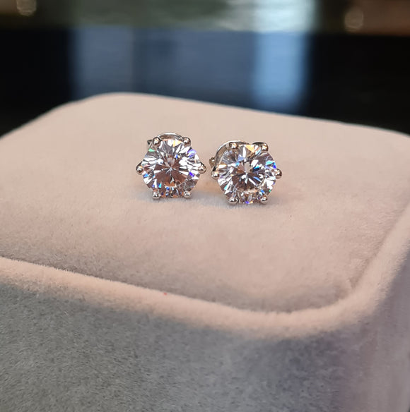 1.50 carats Gorgeous Brilliant Solitaire Earring
