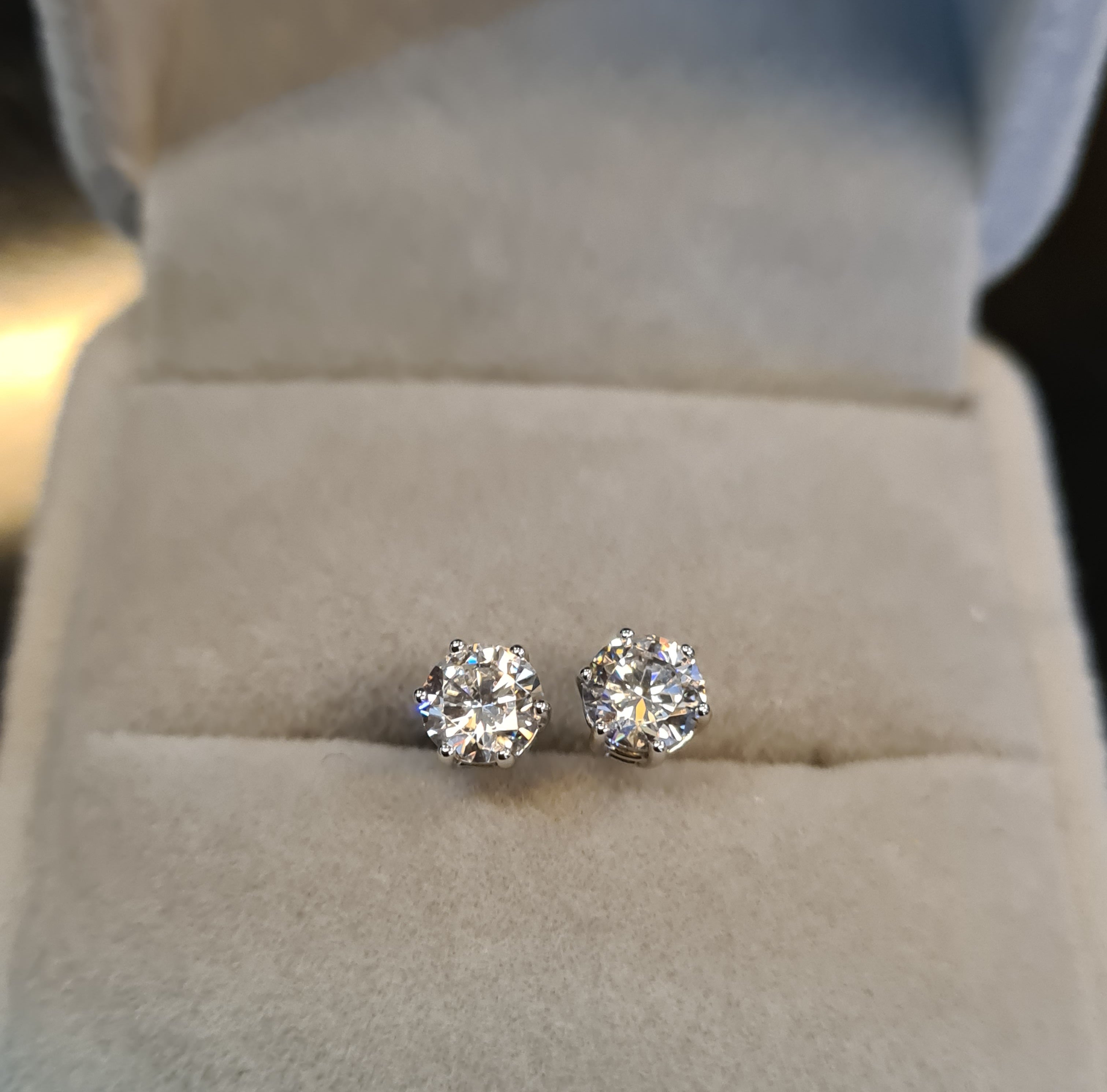 0.50 carats Solitaire Earrings 