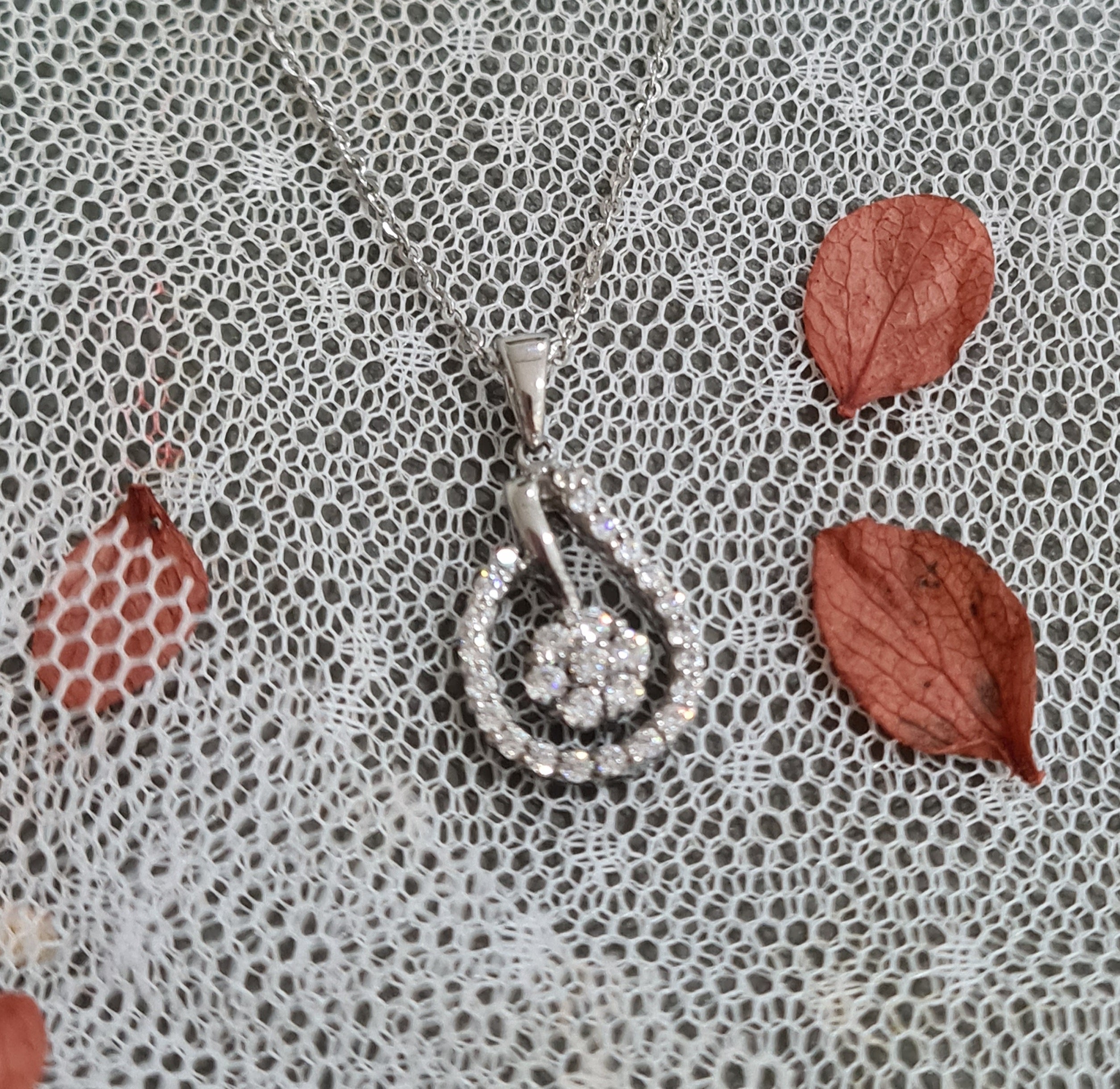 Delicate Floral Scintilli Pendant
