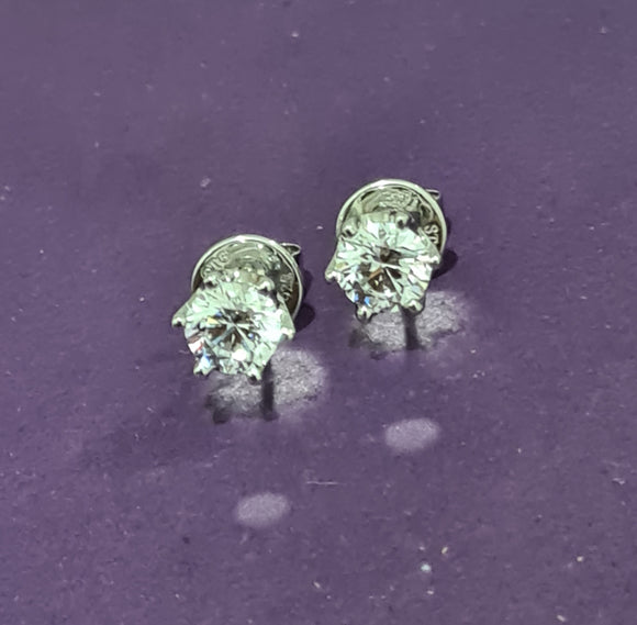 1.00 carats Six prongs Solitaire Earring