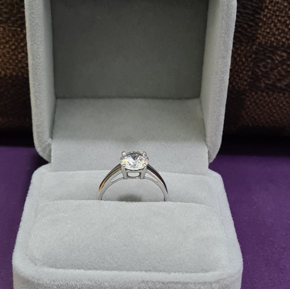Classy Sparkling Solitaire Ring