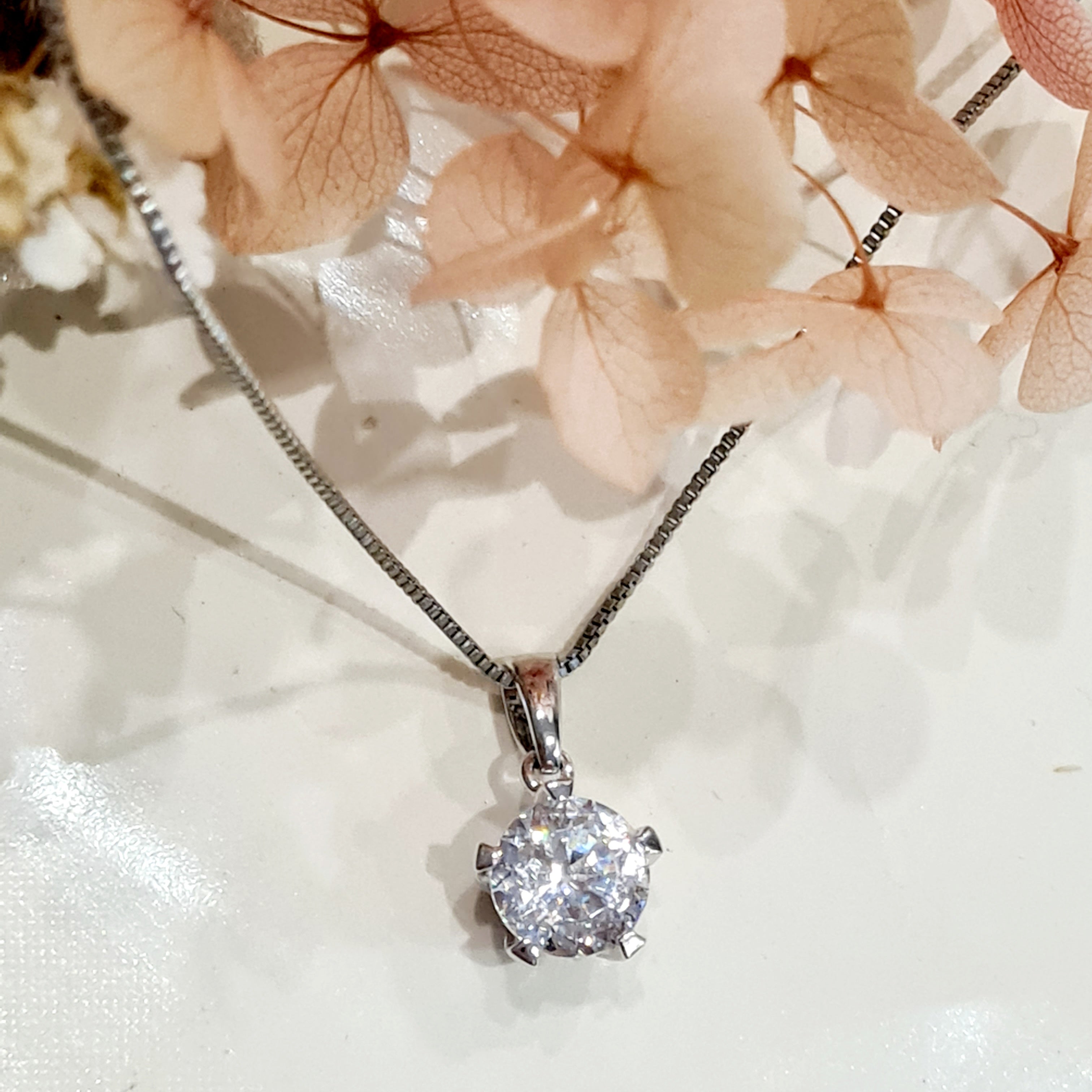 2.00 carats Centauri Star Pendant