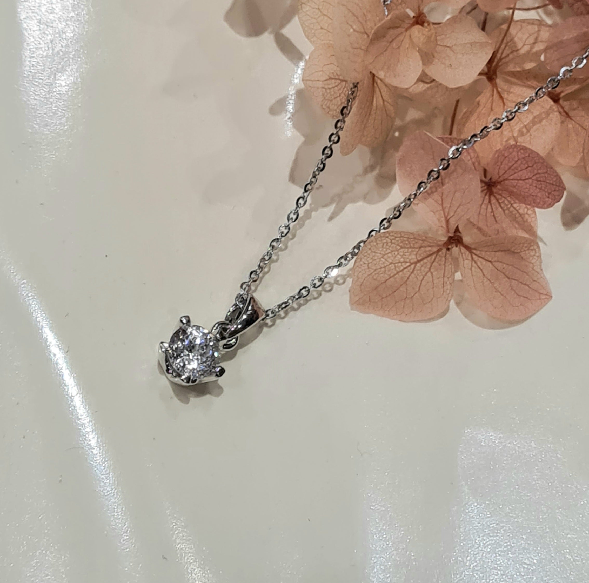 0.63 carats Centauri Star Necklace