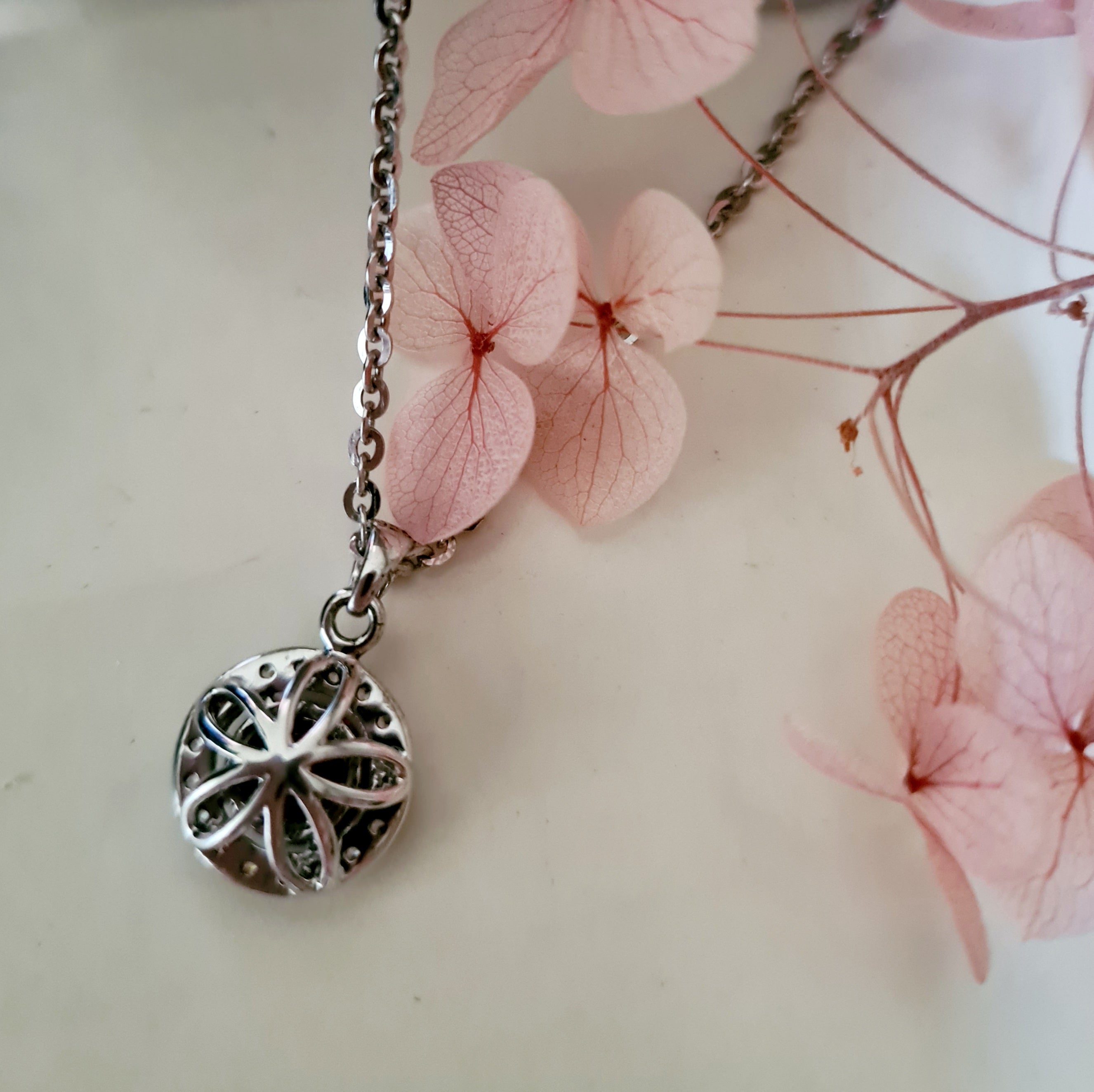 Flower Elegant Halo Garnet Pendant