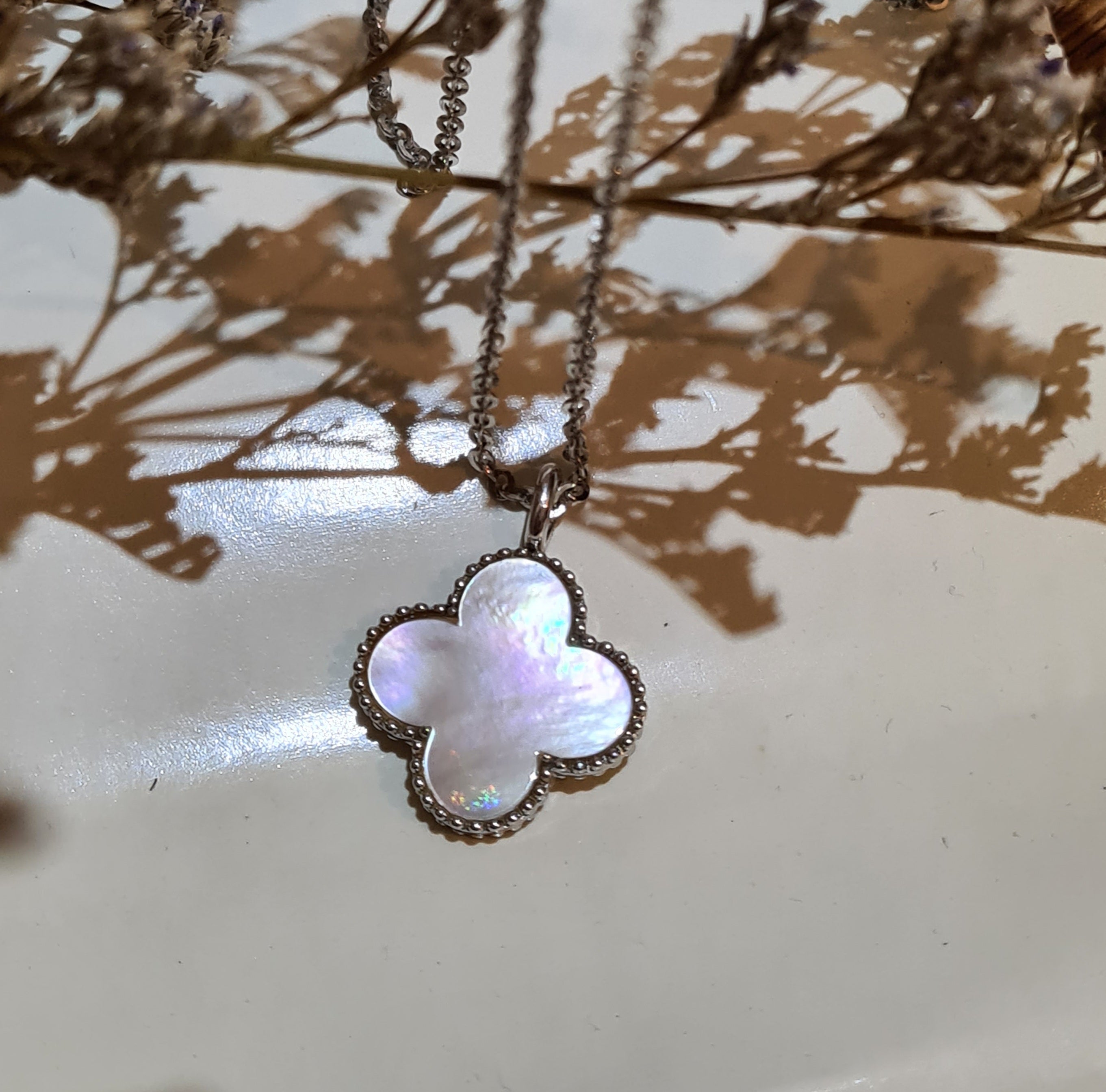 Clover Mother of Pearl Pendant
