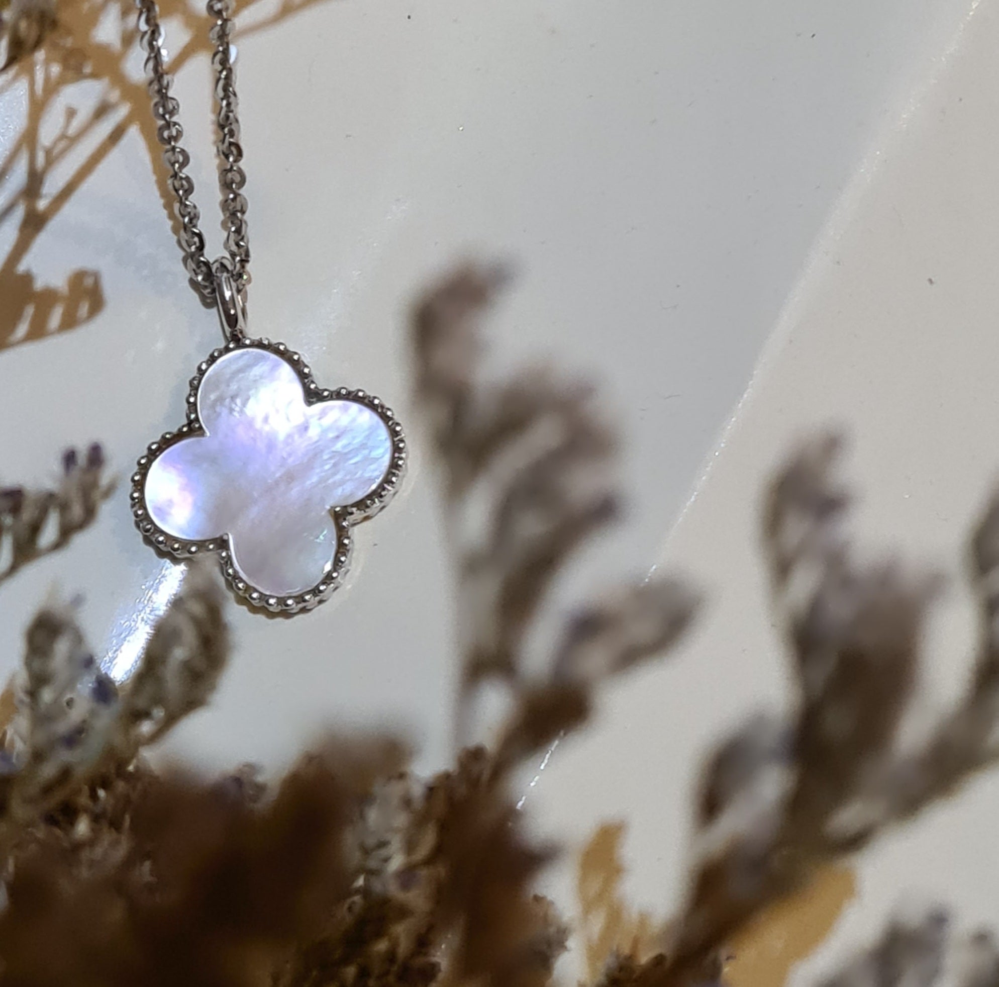 Clover Mother of Pearl Pendant