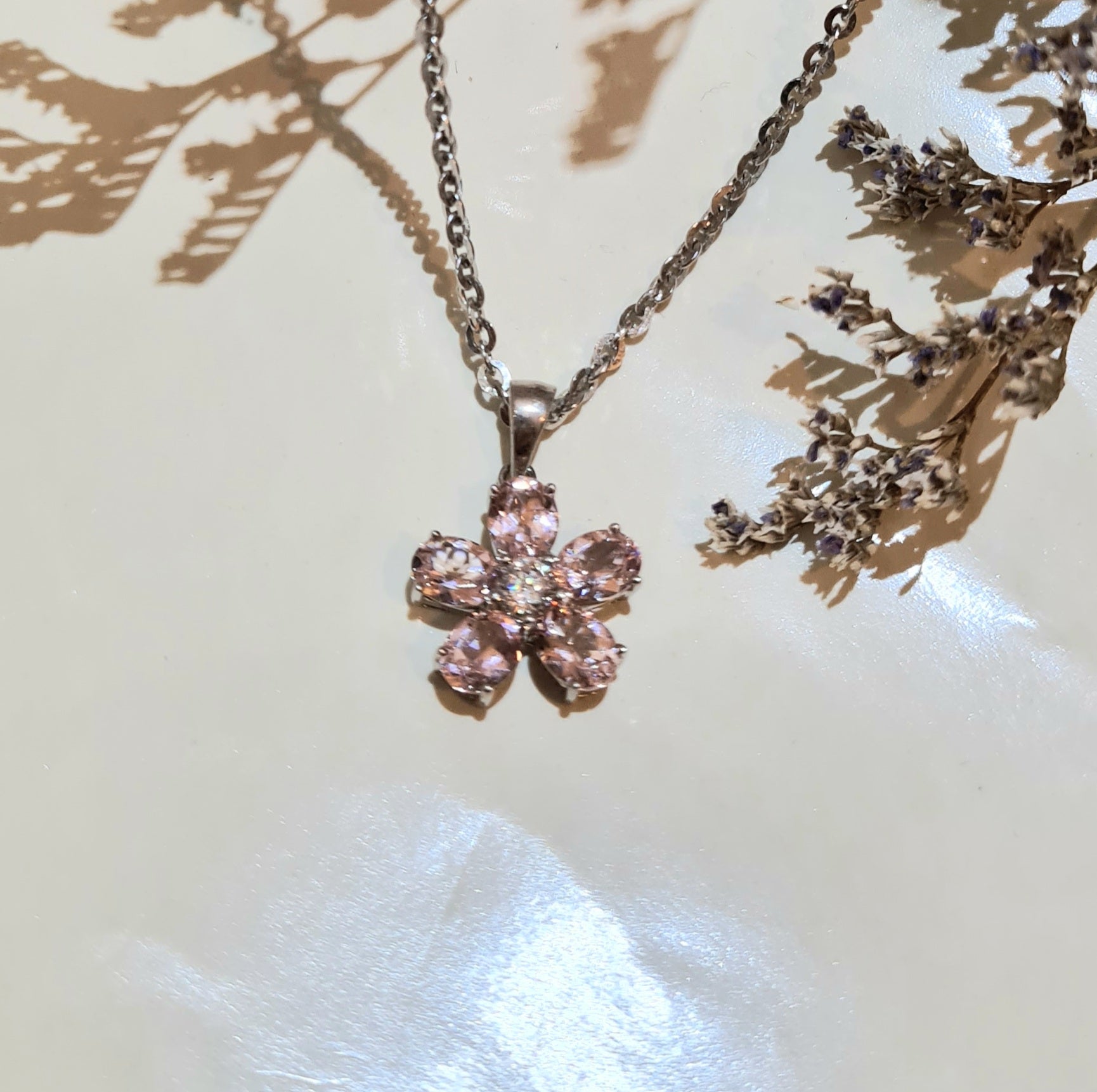 Classic Flower Morganite Simulants Pendant