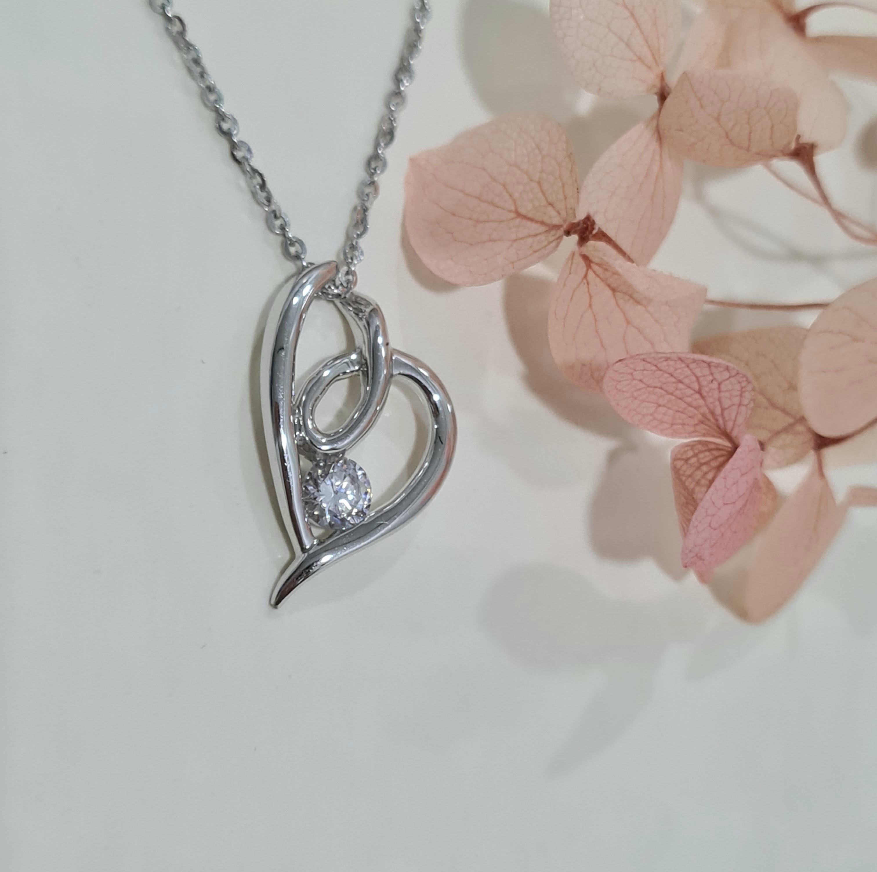 Classic Halo Heart Scintilli Necklace