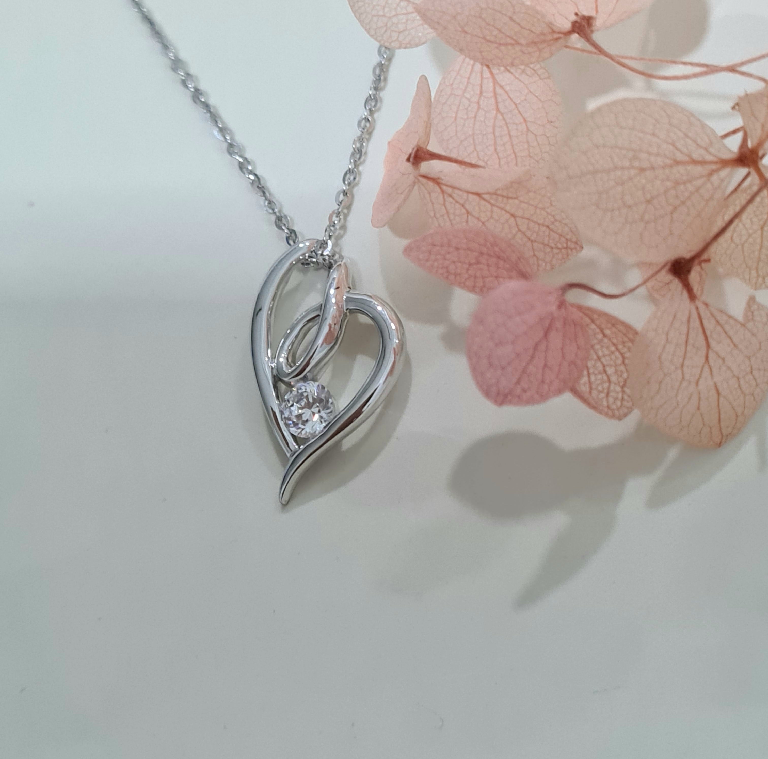 Classic Halo Heart Scintilli Necklace