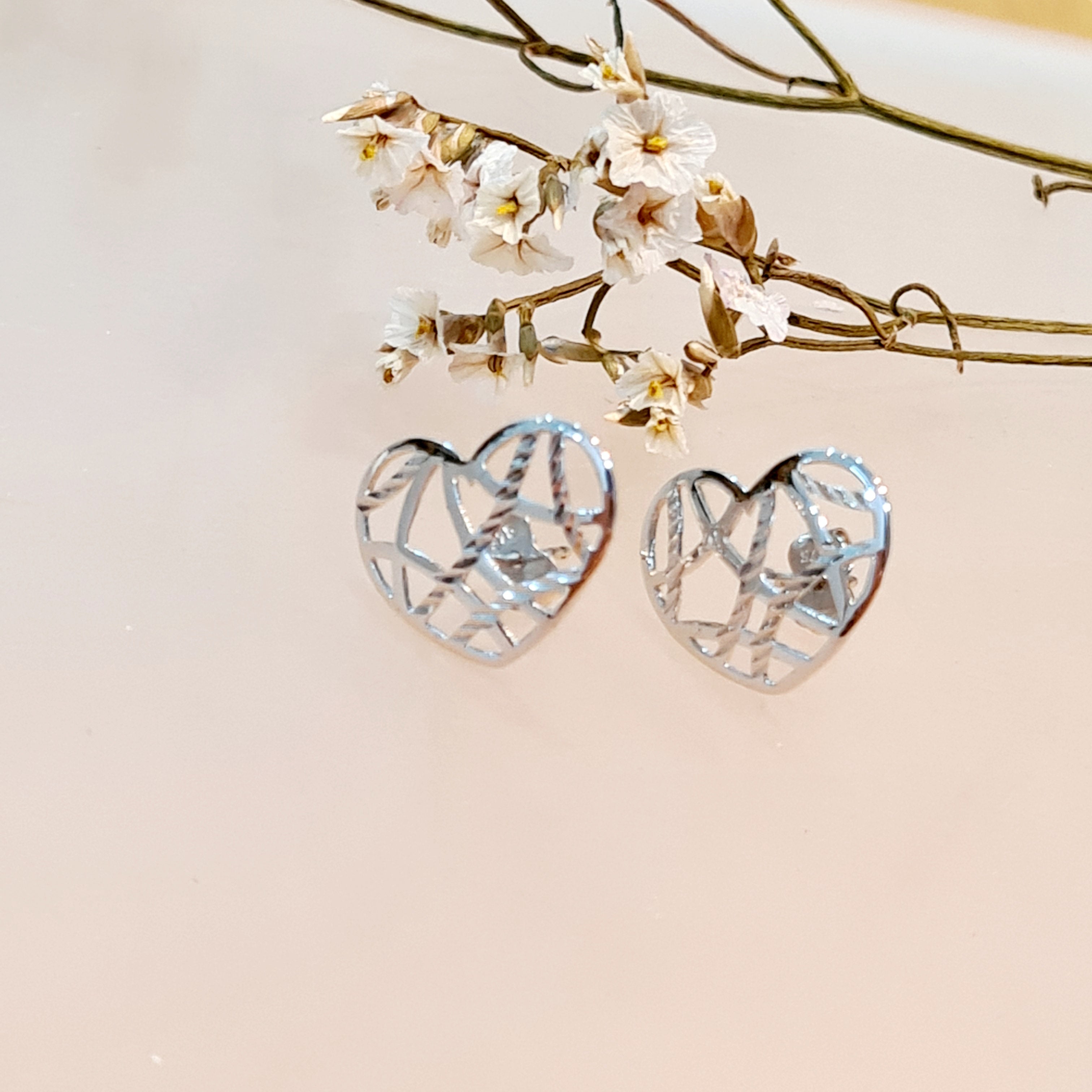 Whitegold Heart-shape Earring