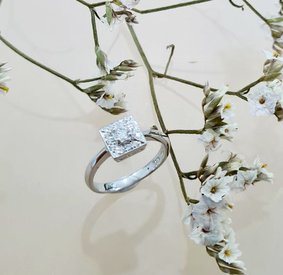 Scintilli Ring
