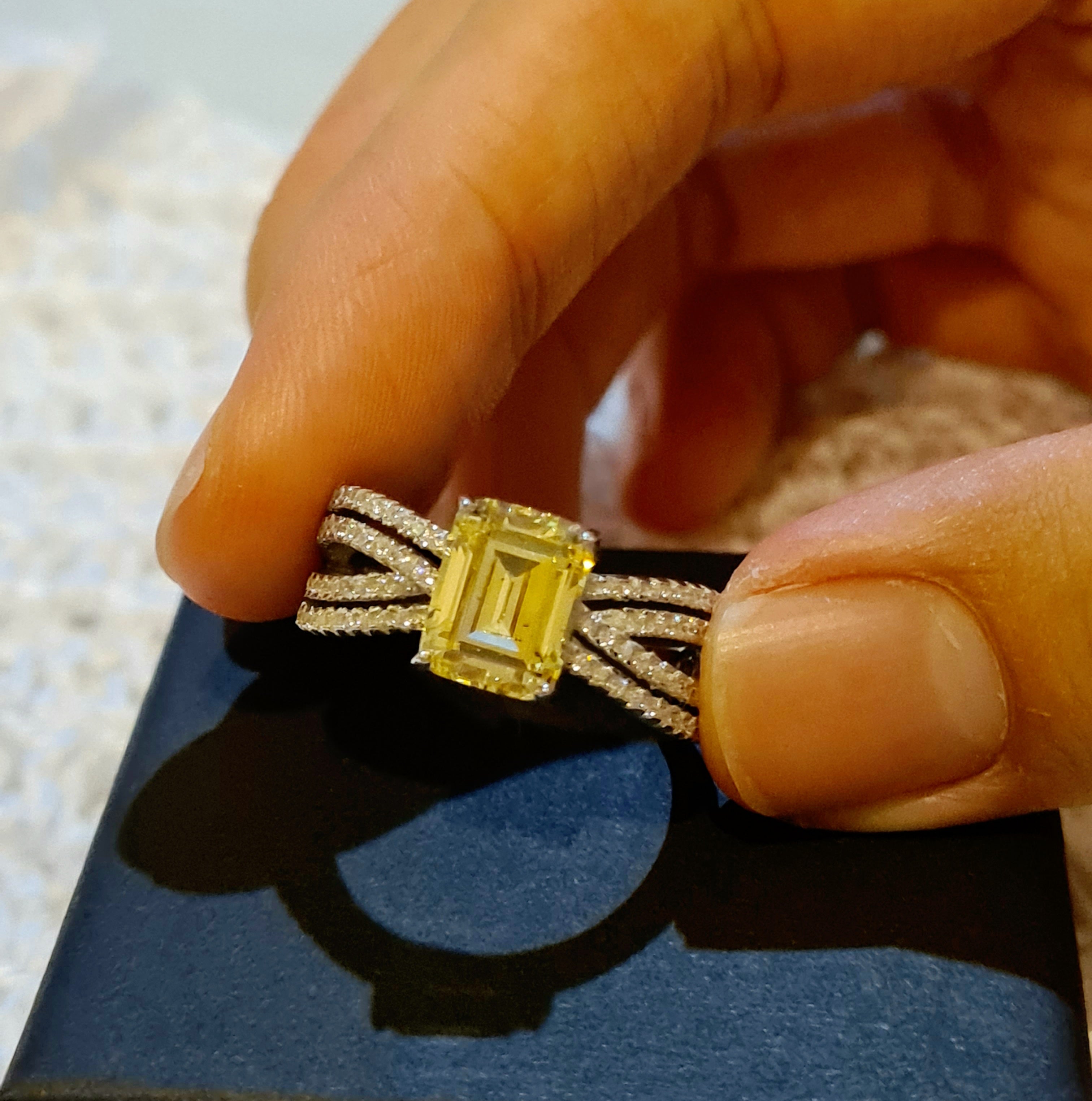 Elegant Canary Diamond Simulants Ring