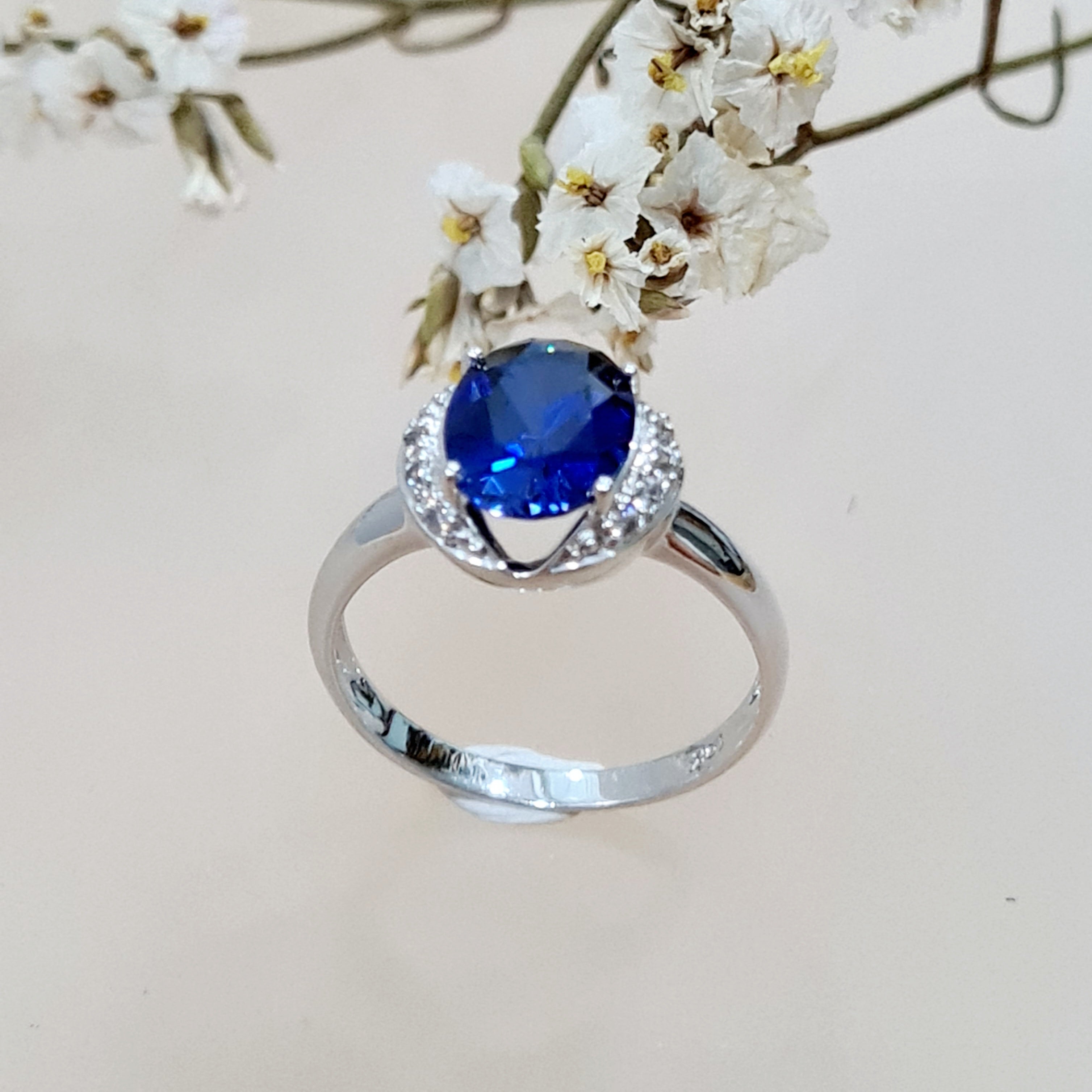 Whitegold Sapphire Ring