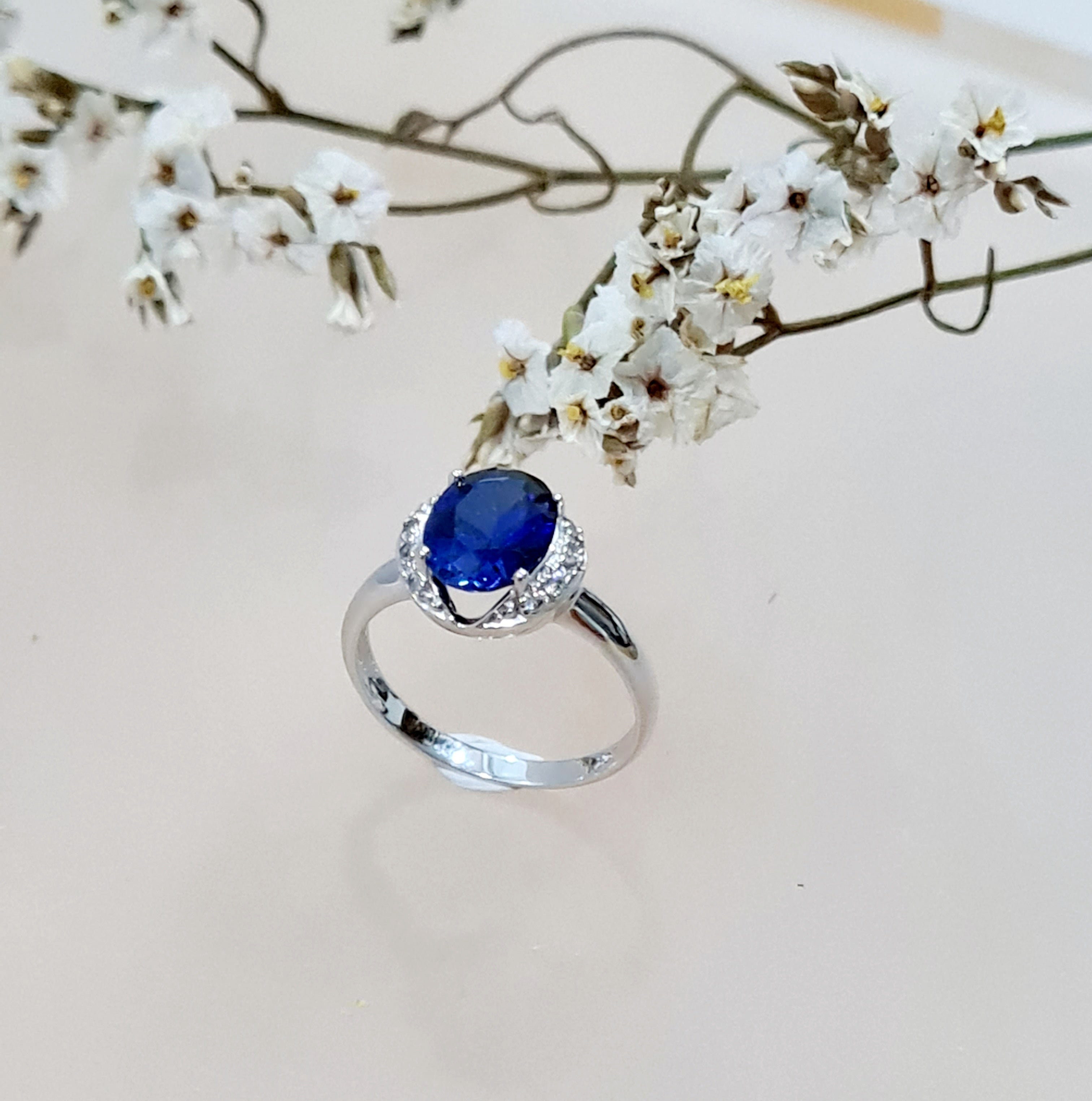 Whitegold Sapphire Ring